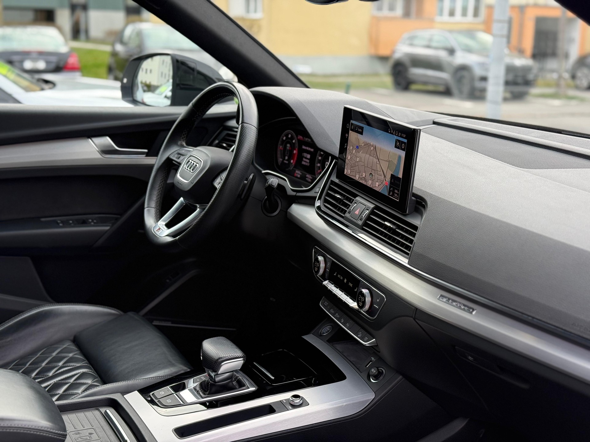 AUDI Q5 2.0 40 TDI S Line quattro S-Tronic *LEDER FEINNAPPA*-image-20