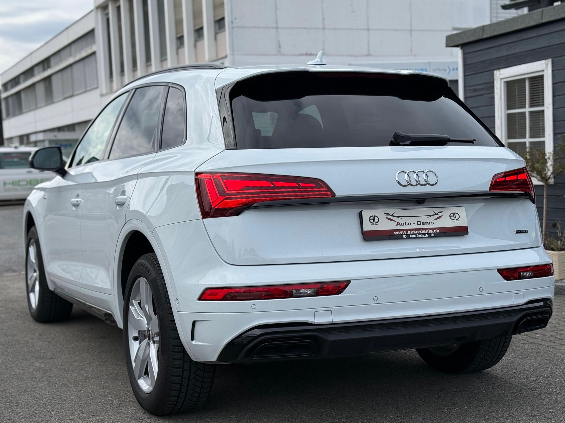 AUDI Q5 2.0 40 TDI S Line quattro S-Tronic *LEDER FEINNAPPA*-image-5