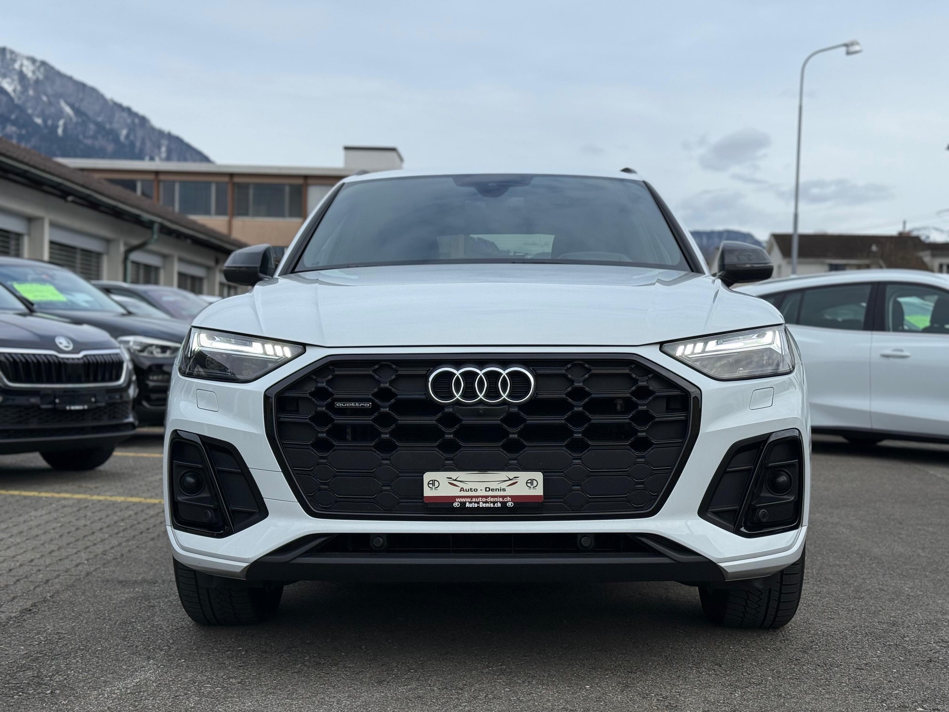 AUDI Q5 2.0 40 TDI S Line quattro S-Tronic *LEDER FEINNAPPA*-image-1