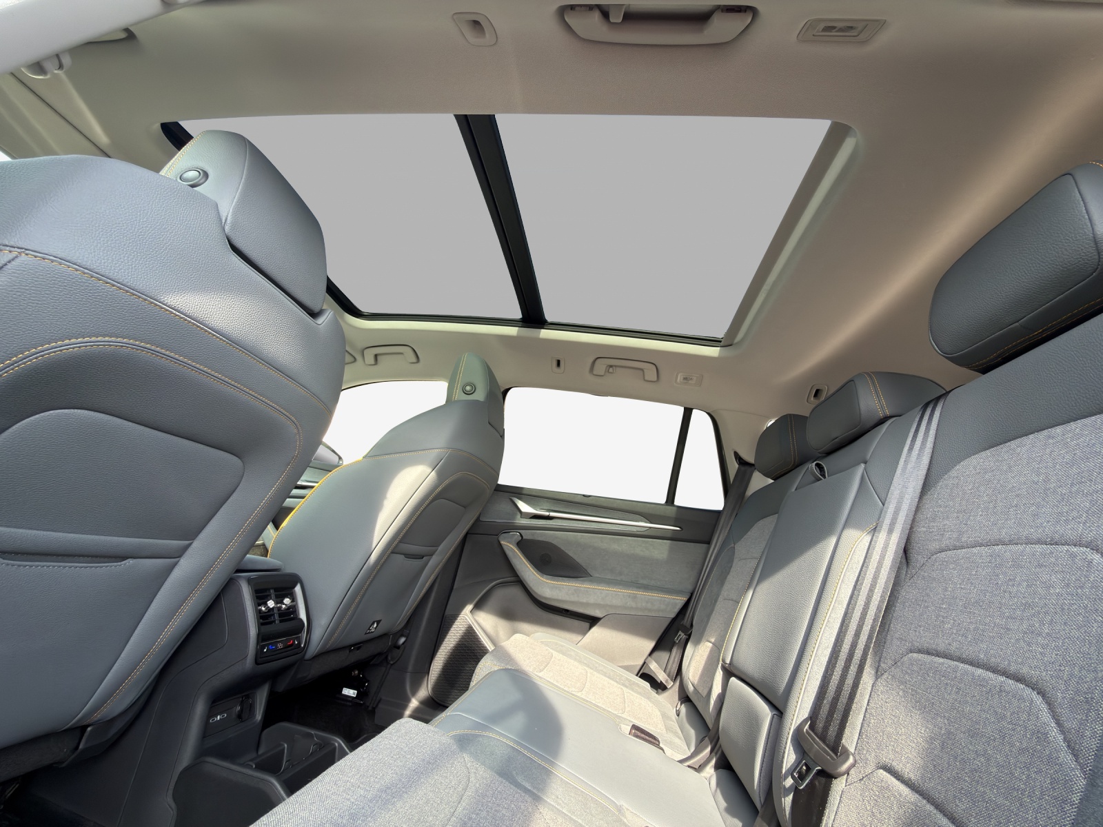 SKODA Kodiaq 2.0 TSI Selection 4x4-image-14