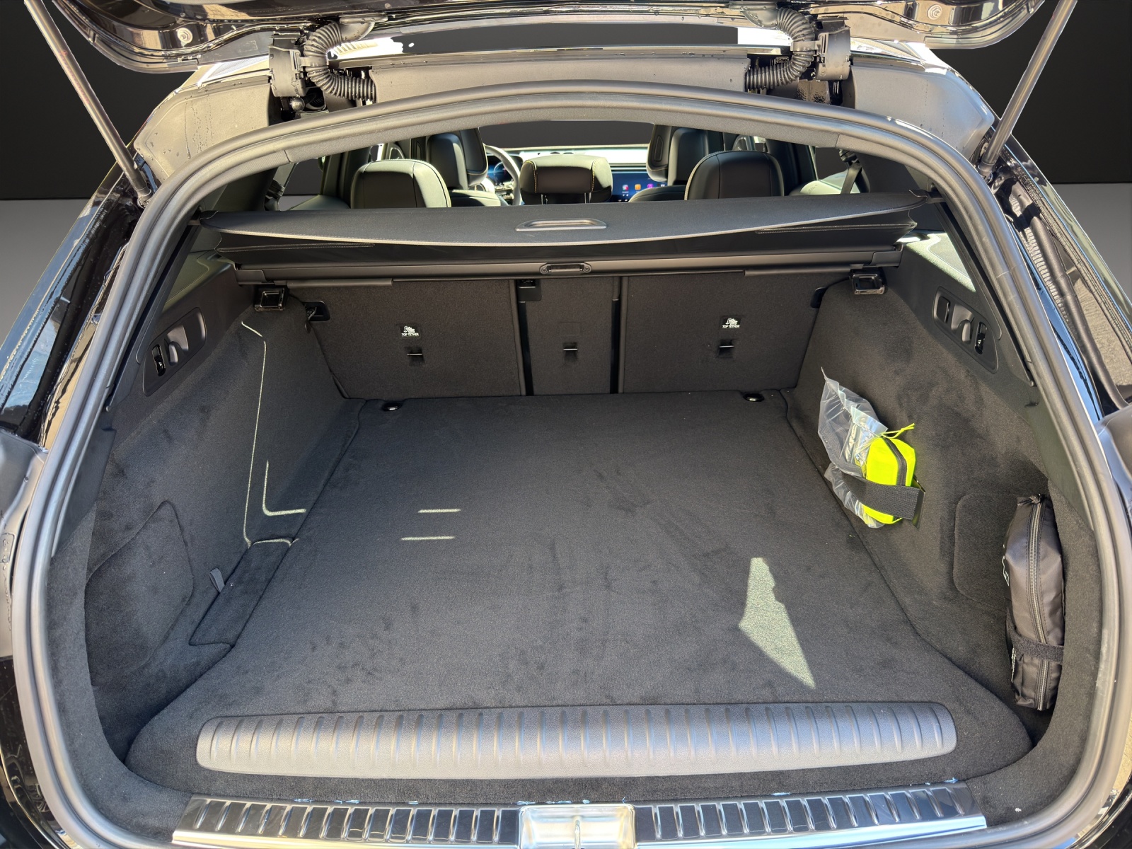 MERCEDES-BENZ E 53 Hybrid T 4Matic+ 9G-Tronic-image-13