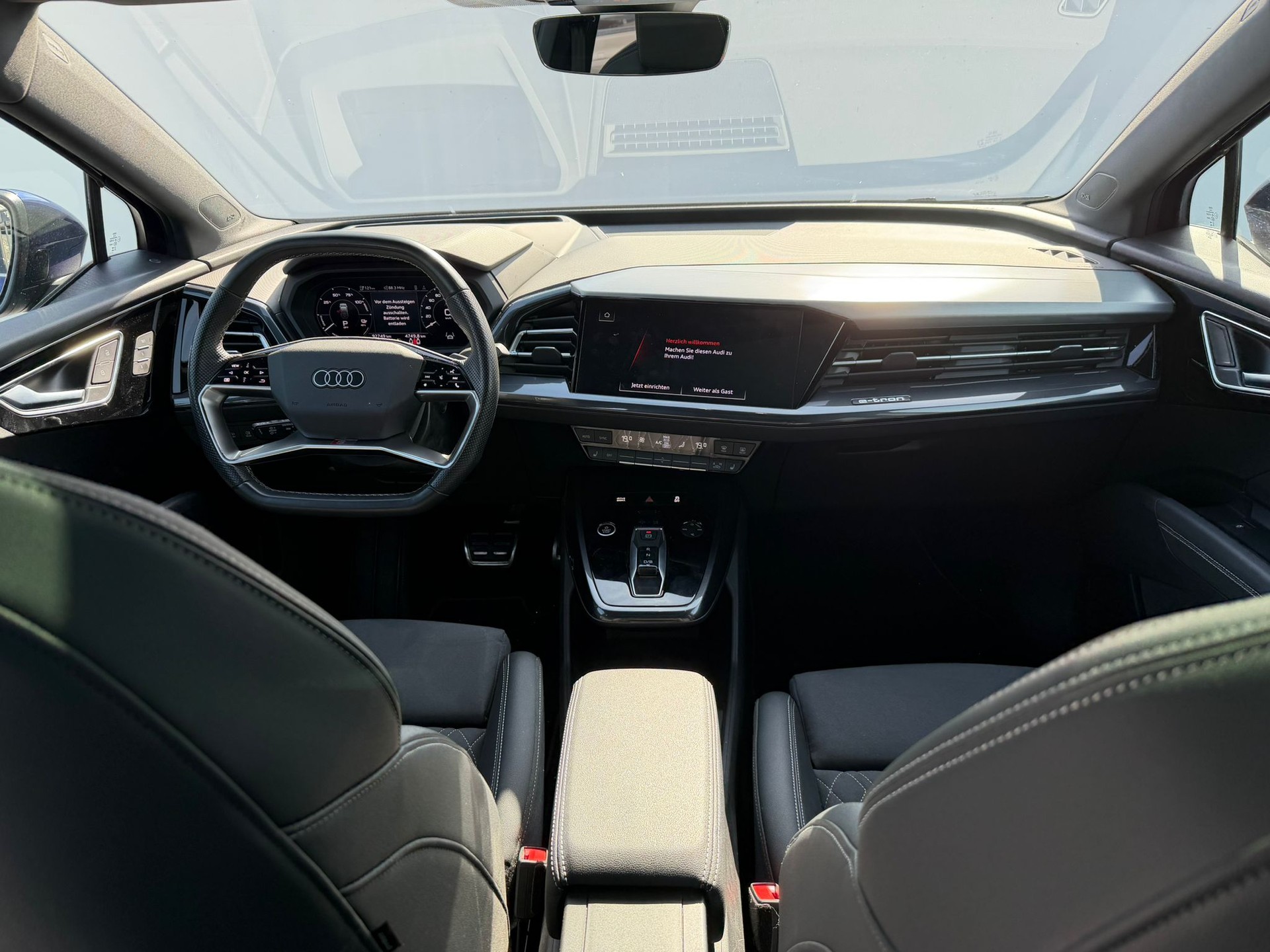AUDI Q4 Sportback e-tron 50 quattro-image-9