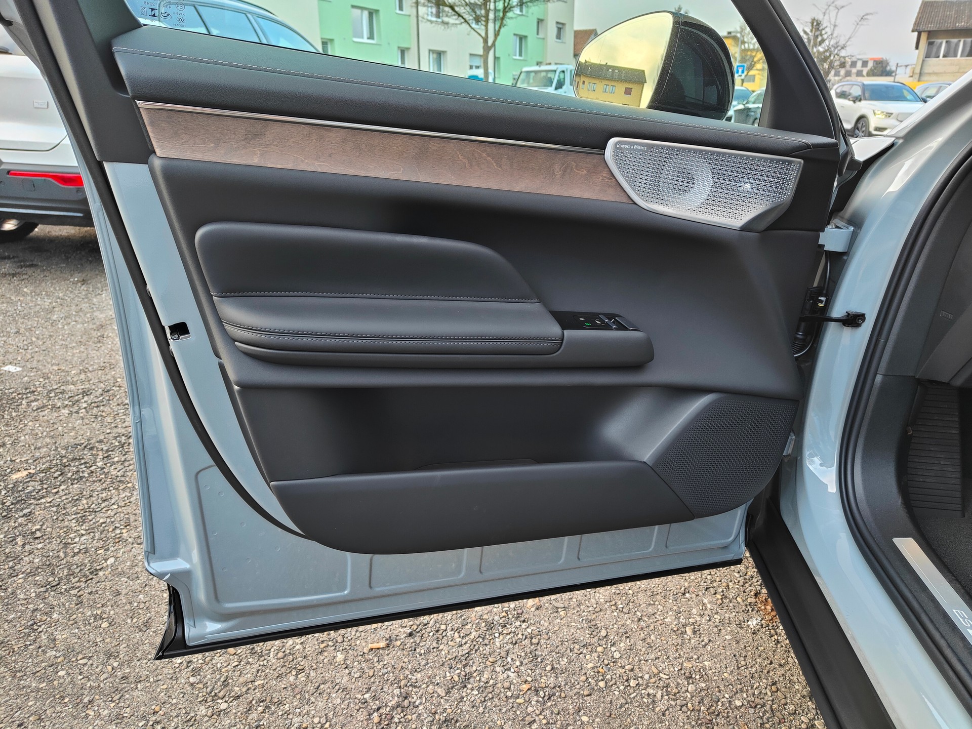 VOLVO ES90 Ultra-image-7