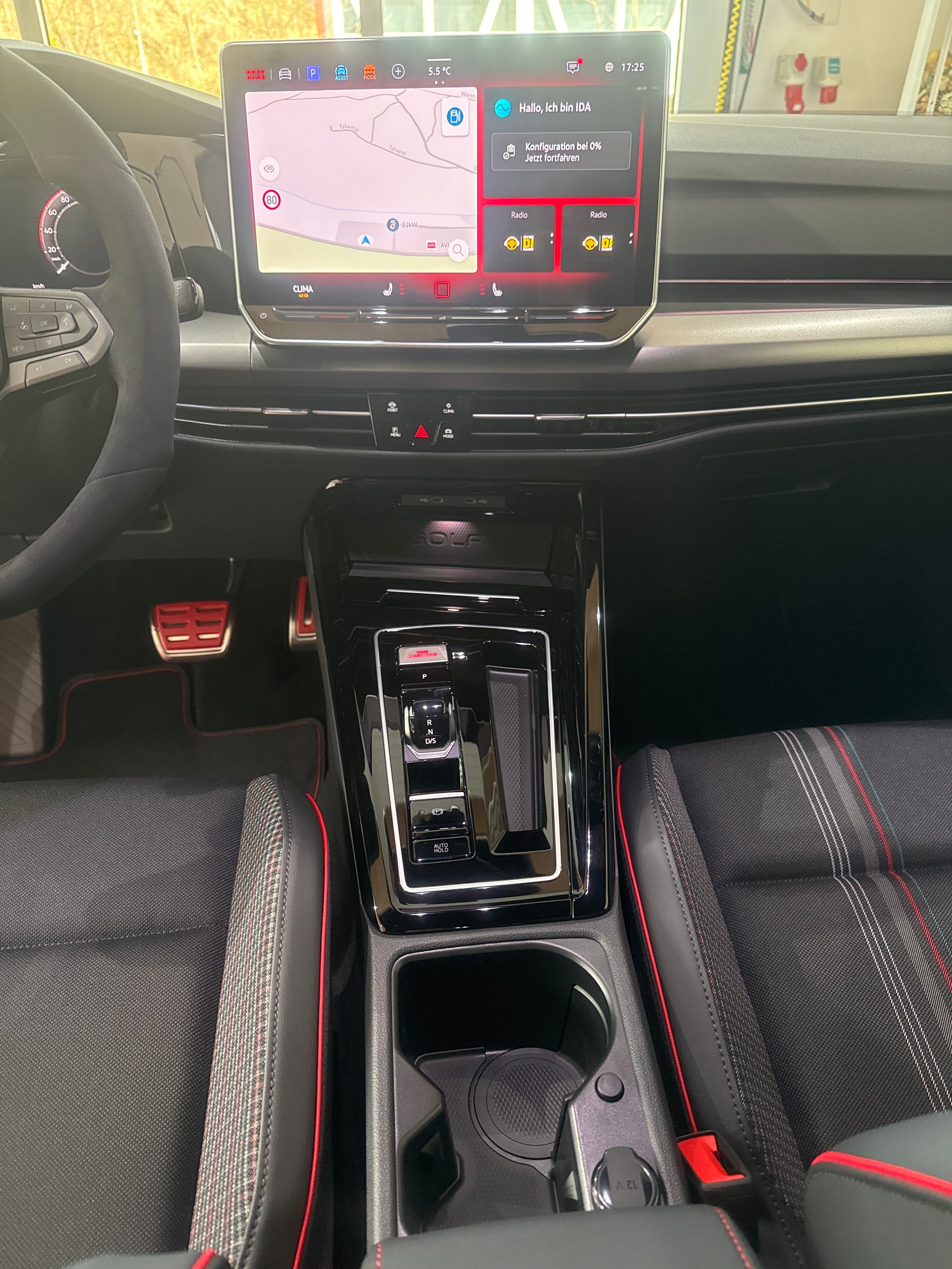 VW Golf VIII 2.0 TSI GTI Edition 50 DSG-image-8