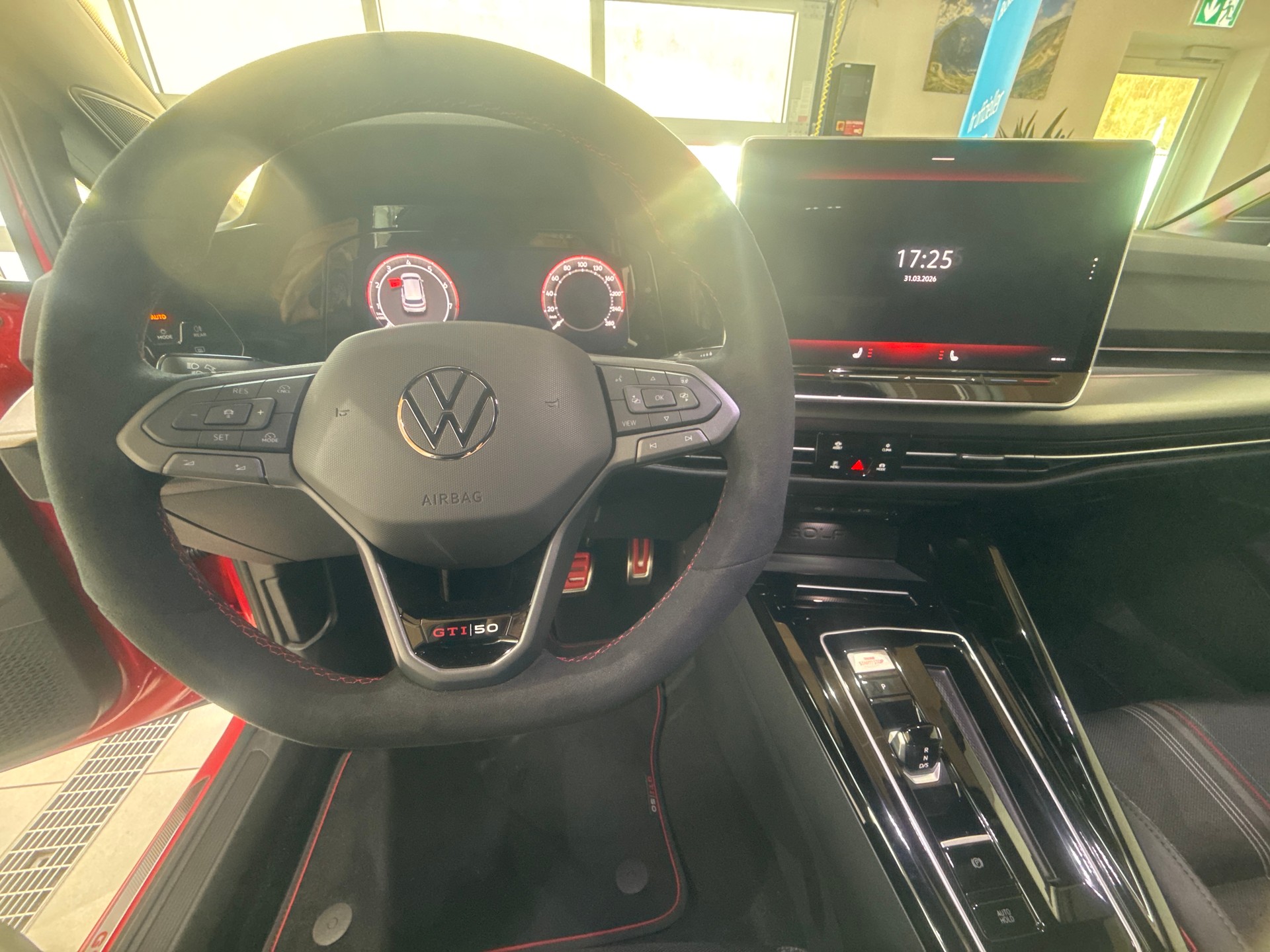 VW Golf VIII 2.0 TSI GTI Edition 50 DSG-image-7