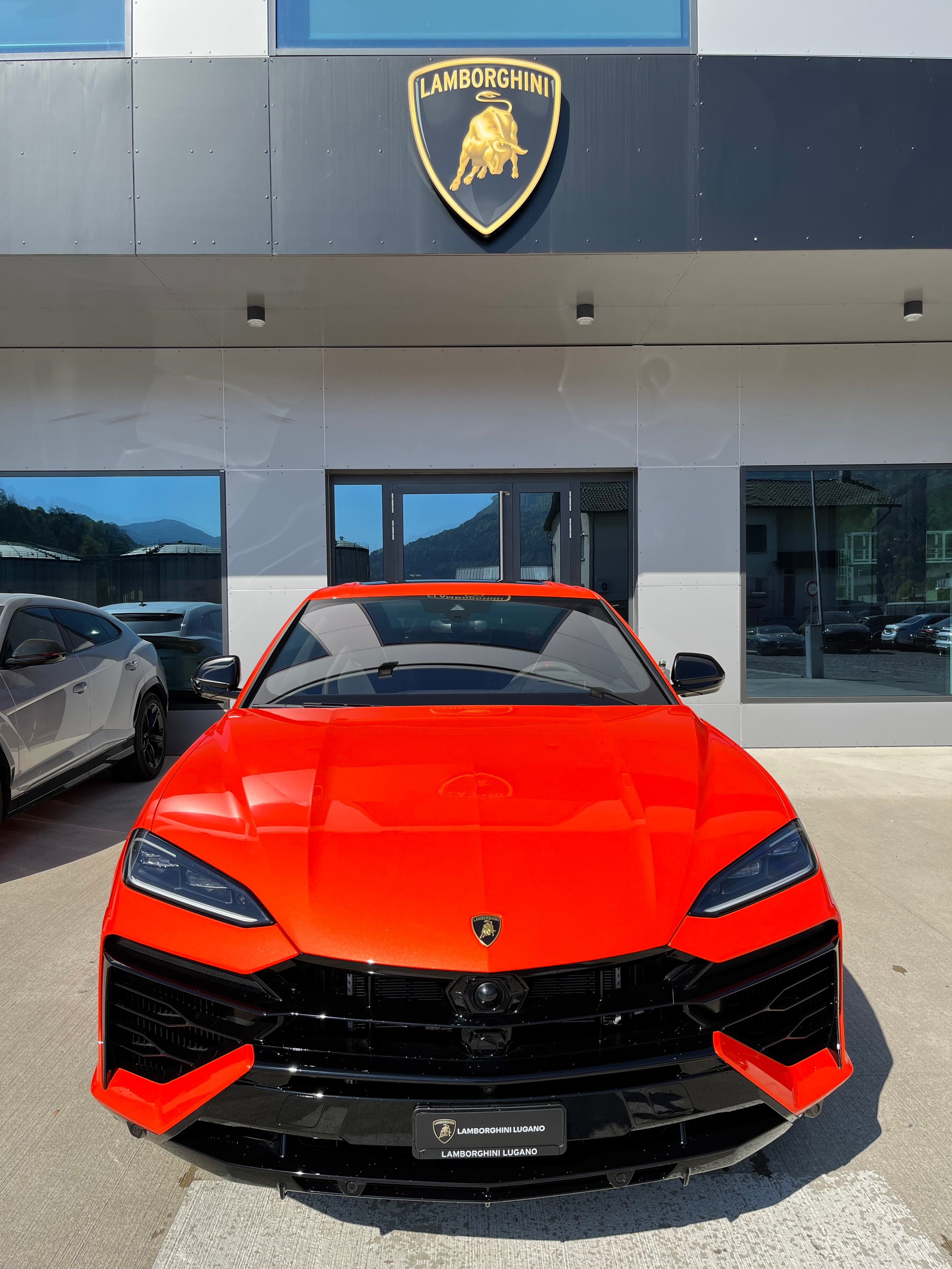 LAMBORGHINI Urus SE MY25 - Auto CH - Scarico Sportivo Akrapovic - Garanzia di Fabbrica fino al 28.07.2029 - Lamborghini Lugano