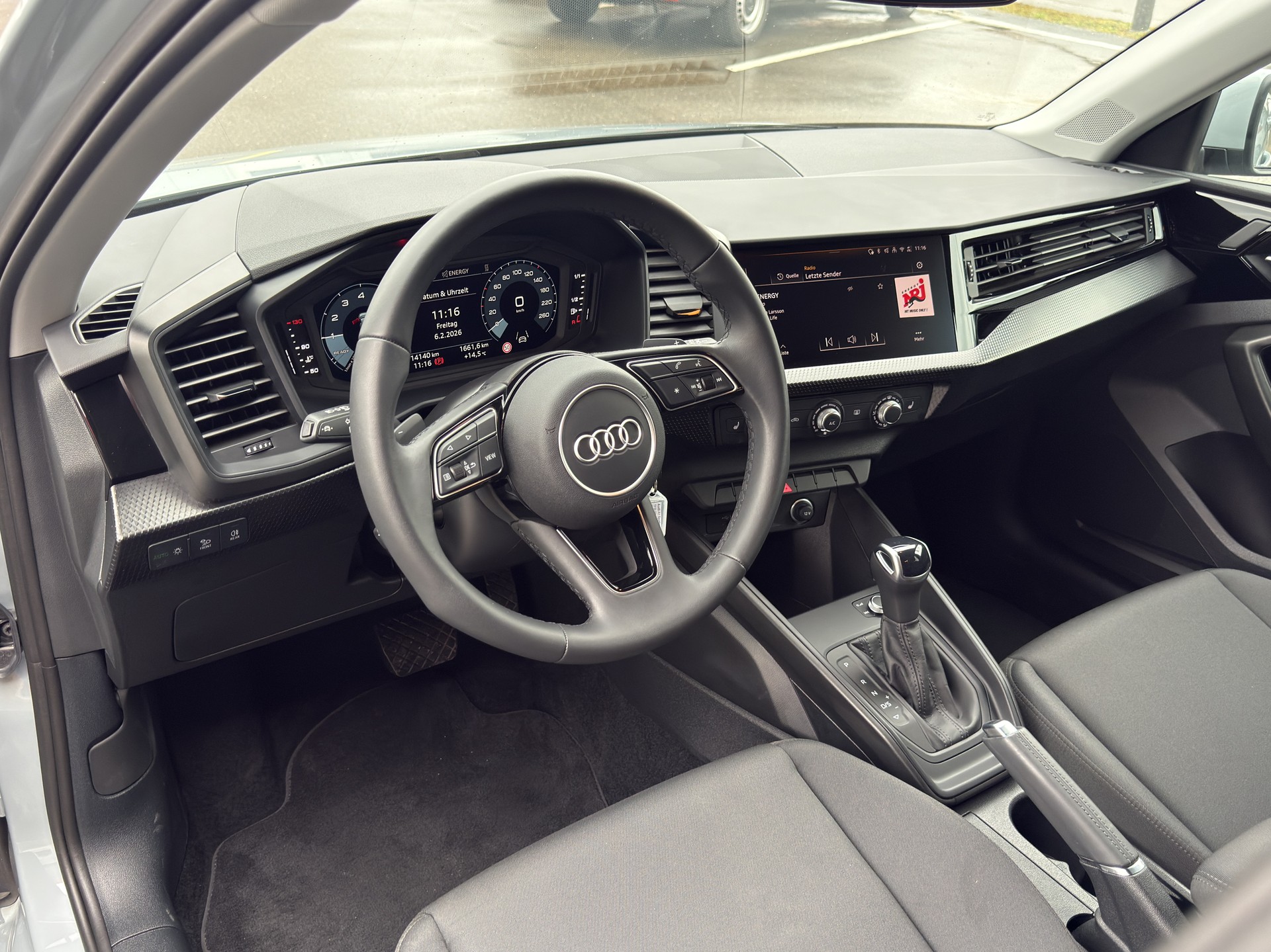 AUDI A1 Sportback 1.0 30 TFSI Attraction S-Tronic-image-8