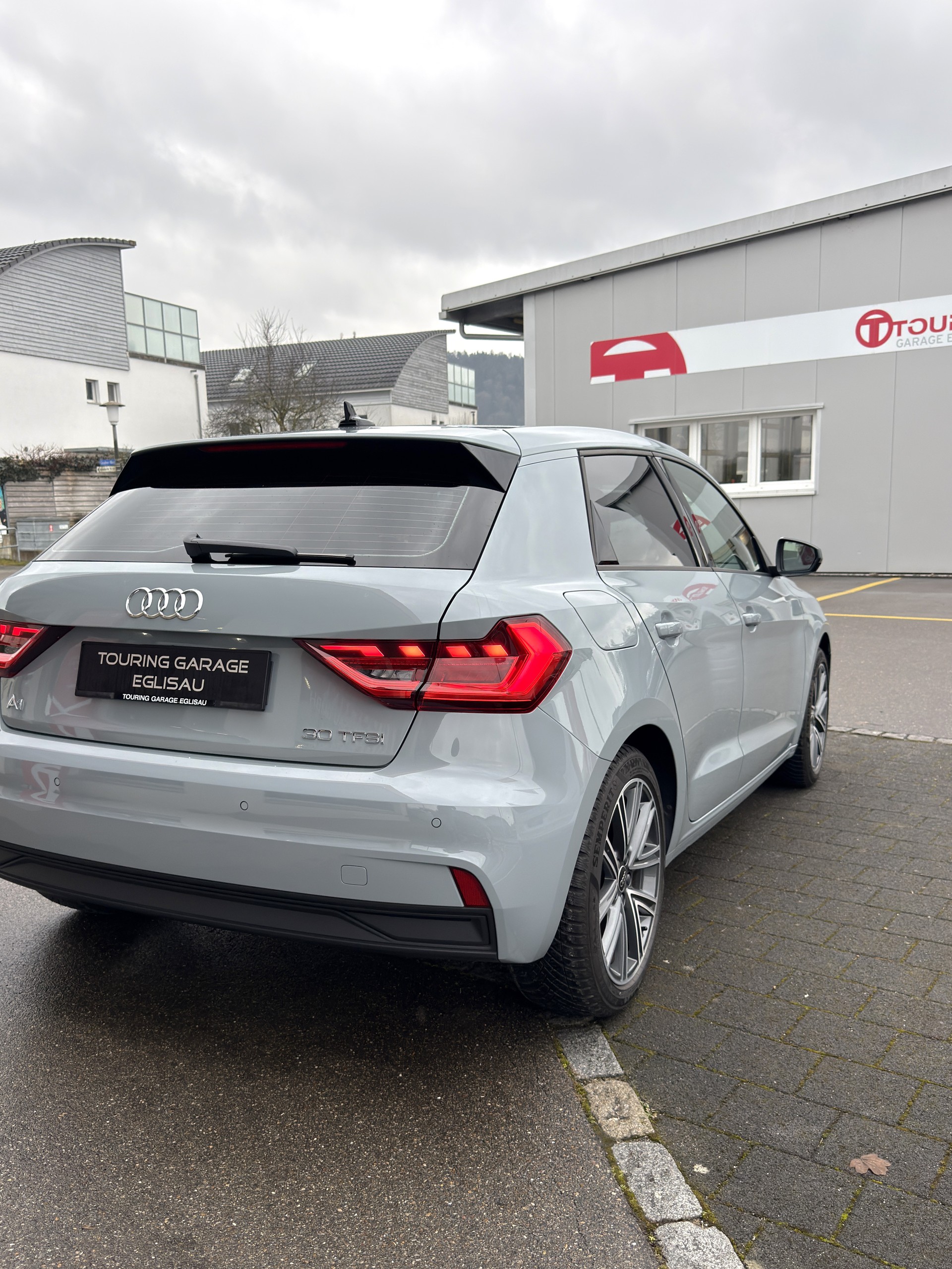 AUDI A1 Sportback 1.0 30 TFSI Attraction S-Tronic-image-23