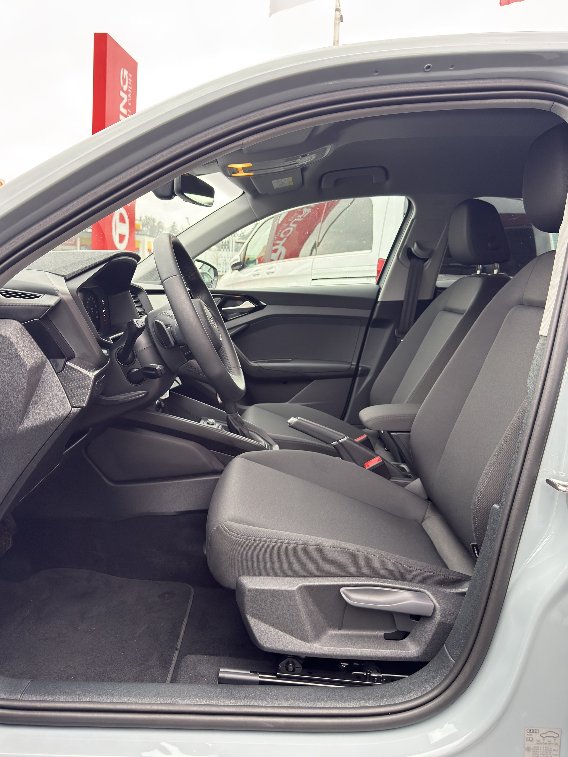 AUDI A1 Sportback 1.0 30 TFSI Attraction S-Tronic-image-9