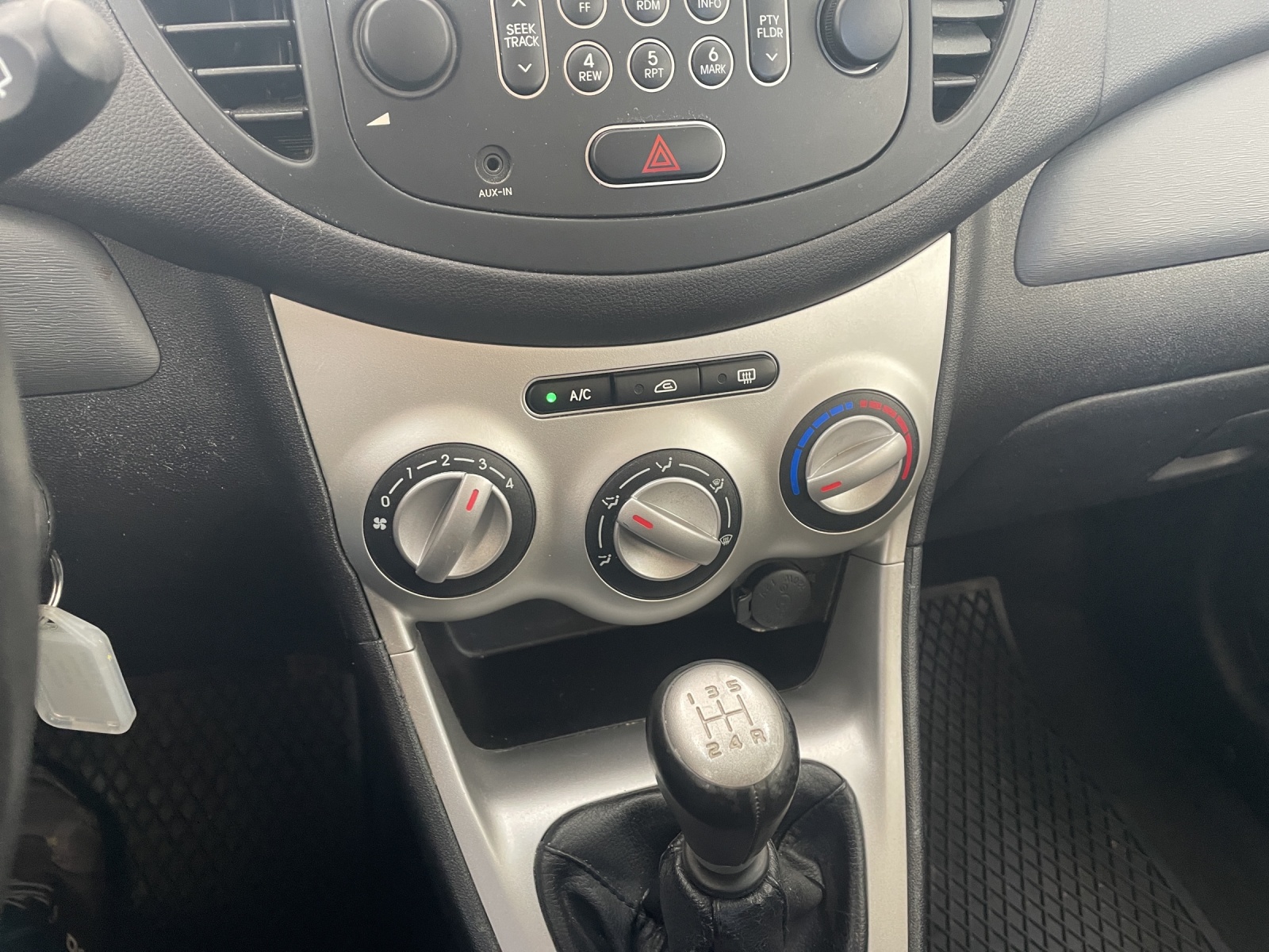 HYUNDAI i10 1.2 Style-image-11