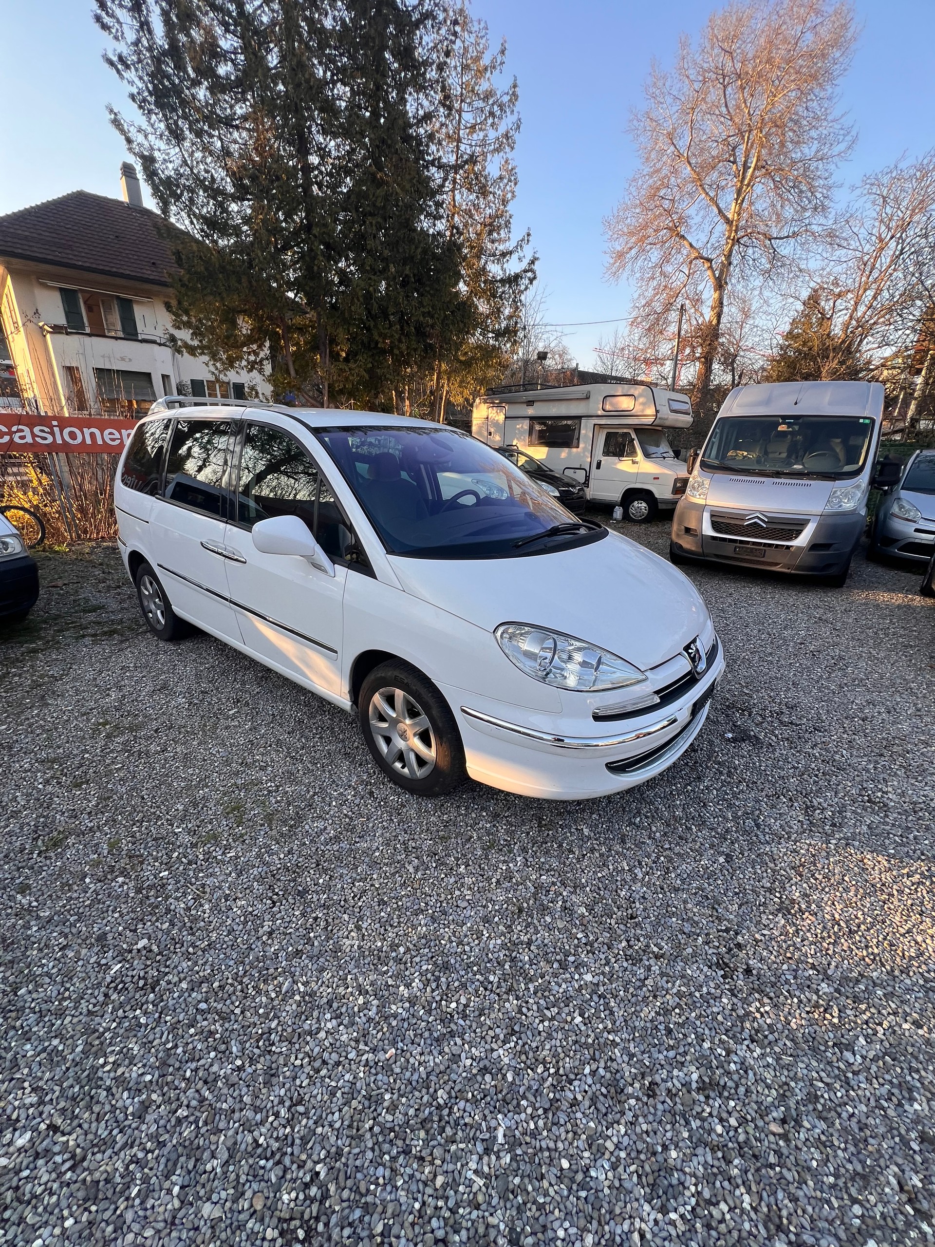 PEUGEOT 807 2.0 16V HDi Family+-image-4