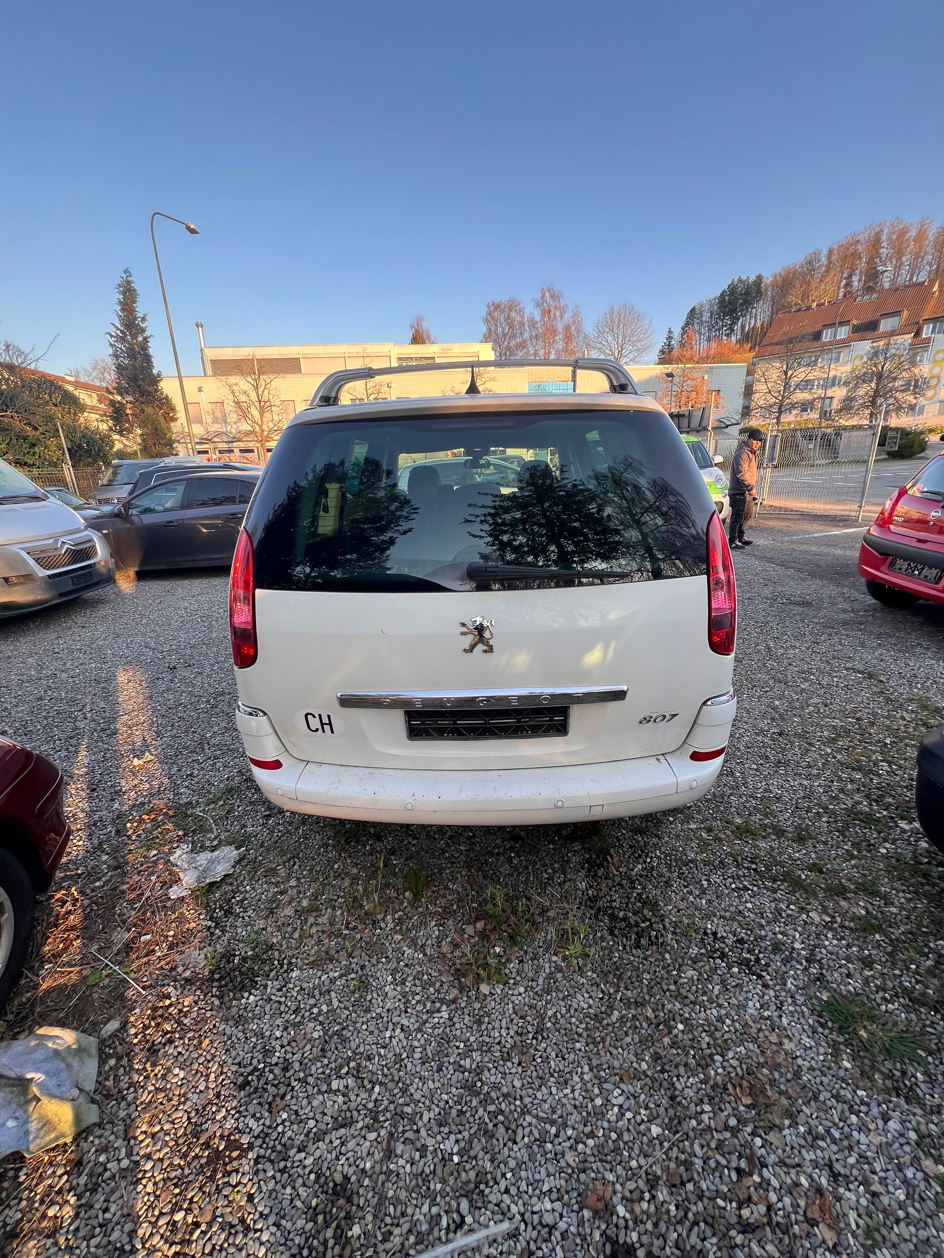 PEUGEOT 807 2.0 16V HDi Family+-image-3