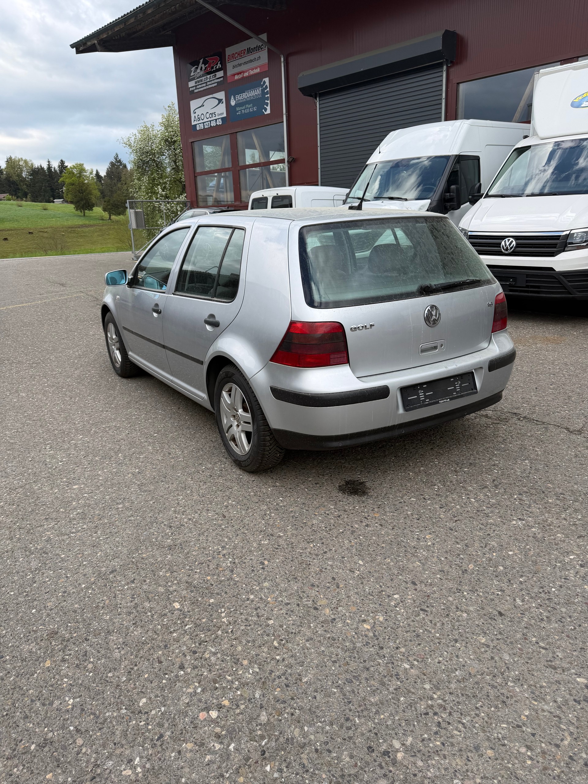 VW Golf 1.6 Comfortline Automatic-image-3