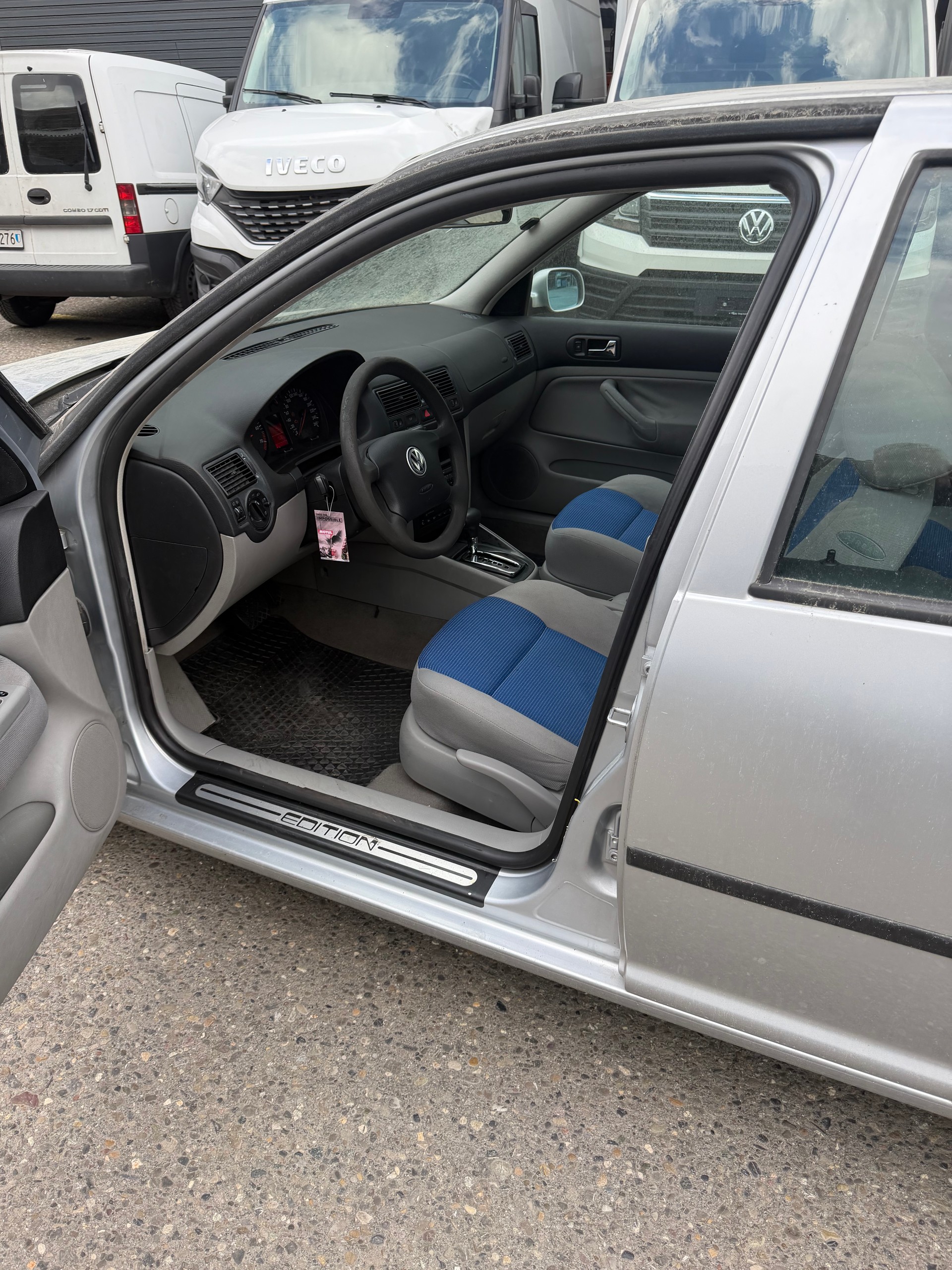 VW Golf 1.6 Comfortline Automatic-image-4