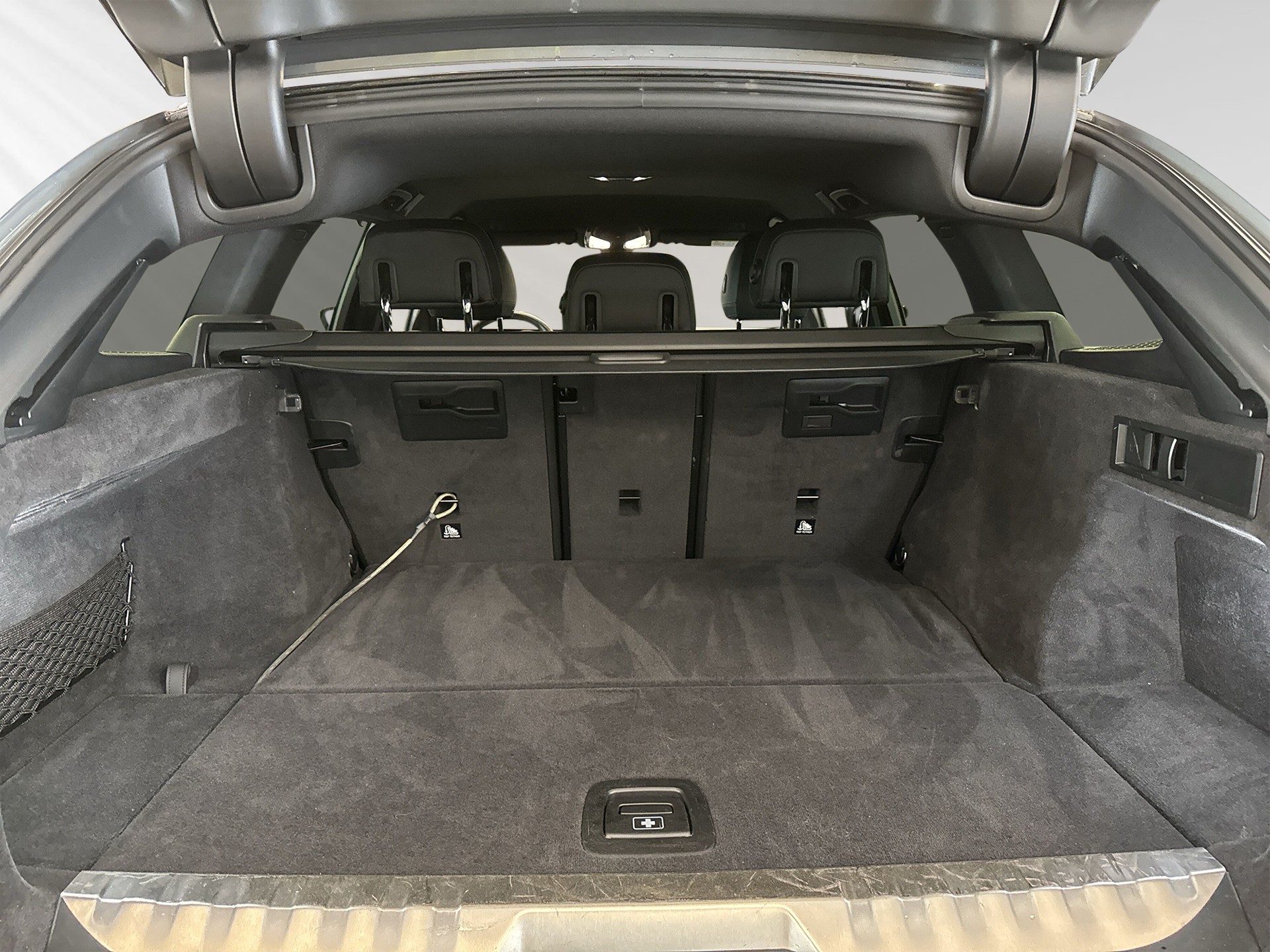 BMW 330e x DriveTouring Steptronic M Sport-image-7