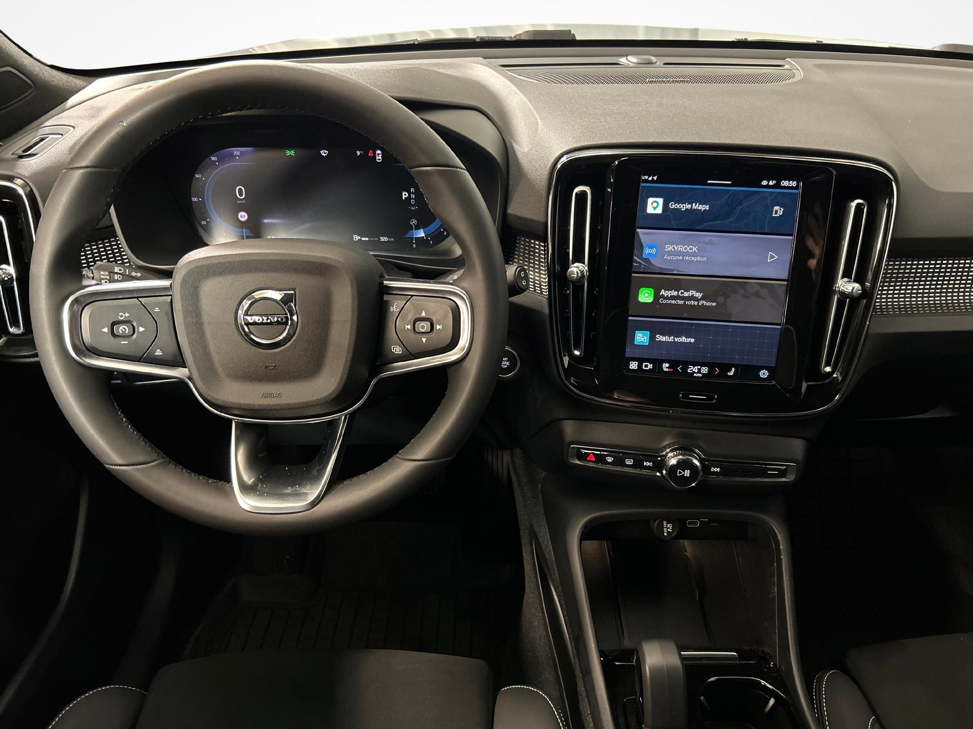 VOLVO XC40 2.0 B3 MH Plus Dark-image-5