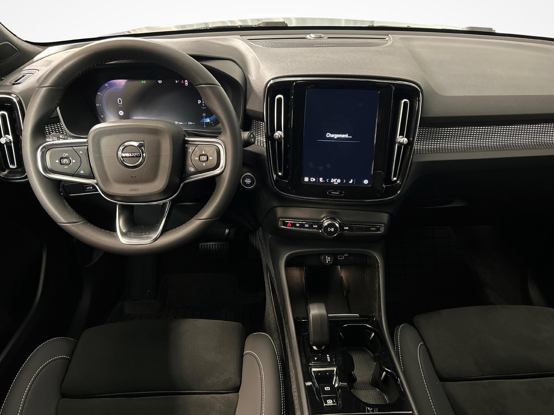 VOLVO XC40 2.0 B3 MH Plus Dark-image-6