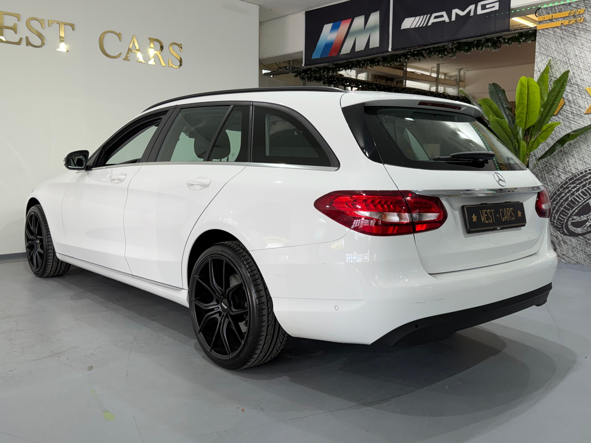 MERCEDES-BENZ C 220 d Swiss Star 4Matic 9G-Tronic-image-4