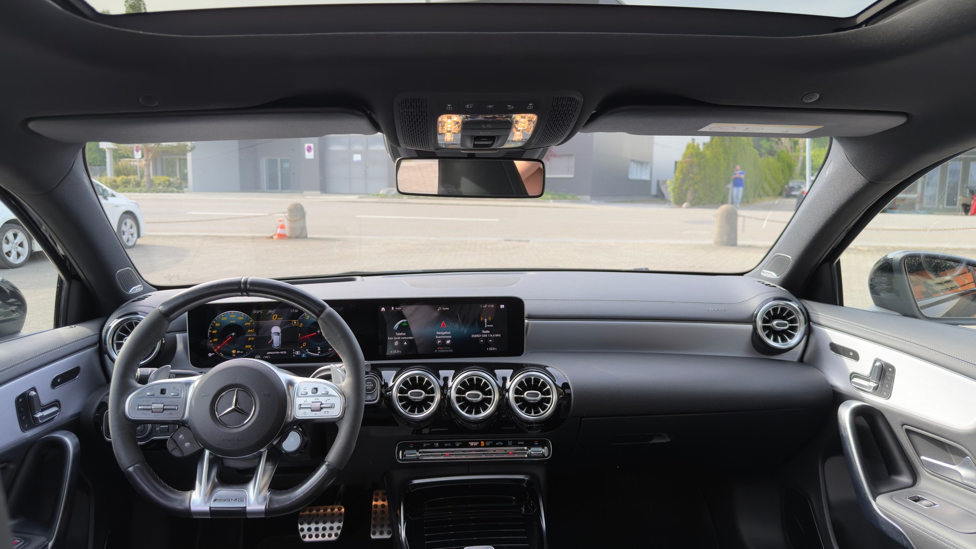 MERCEDES-BENZ A 45 S AMG 4Matic+ Speedshift-image-15