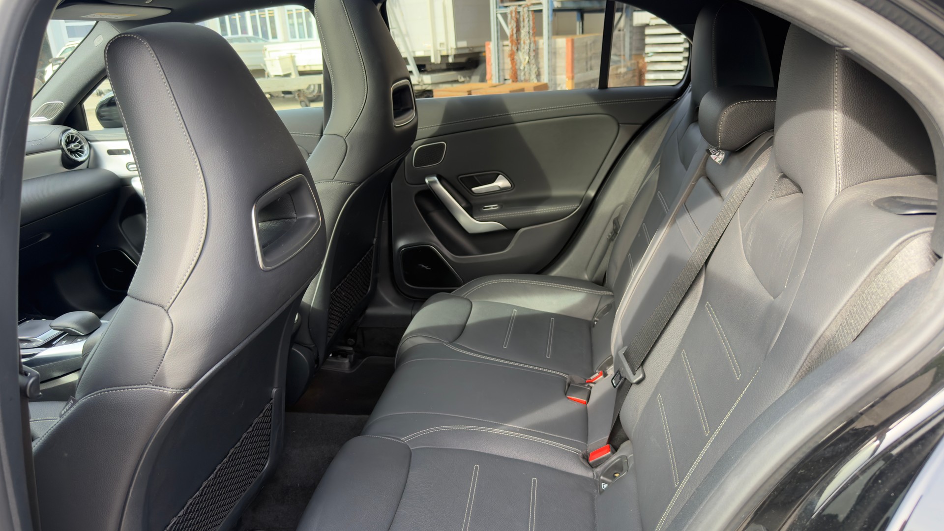 MERCEDES-BENZ A 45 S AMG 4Matic+ Speedshift-image-16