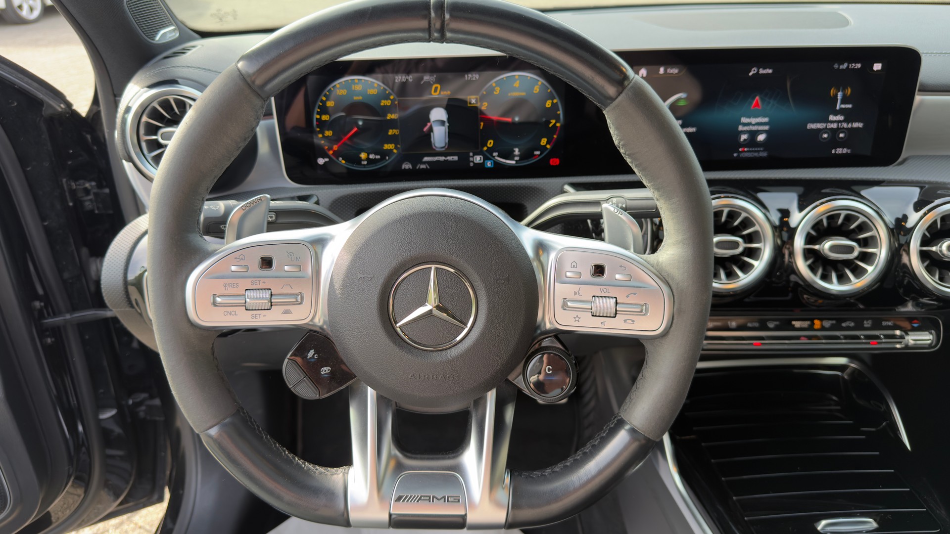 MERCEDES-BENZ A 45 S AMG 4Matic+ Speedshift-image-9