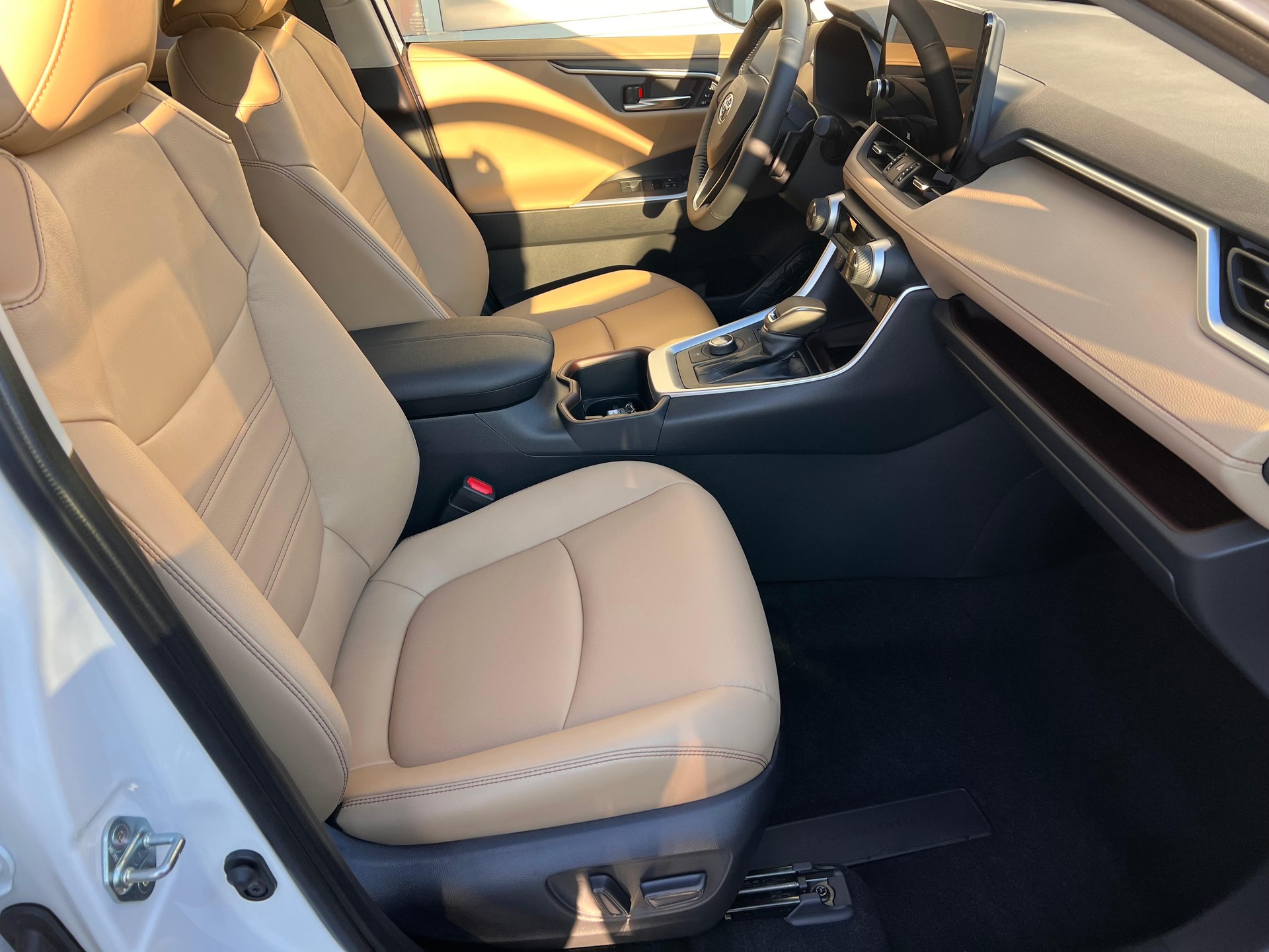 TOYOTA RAV4 2.5 HSD Premium-image-12