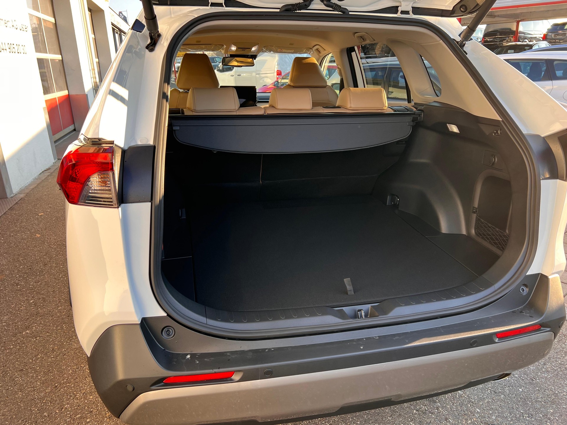 TOYOTA RAV4 2.5 HSD Premium-image-6