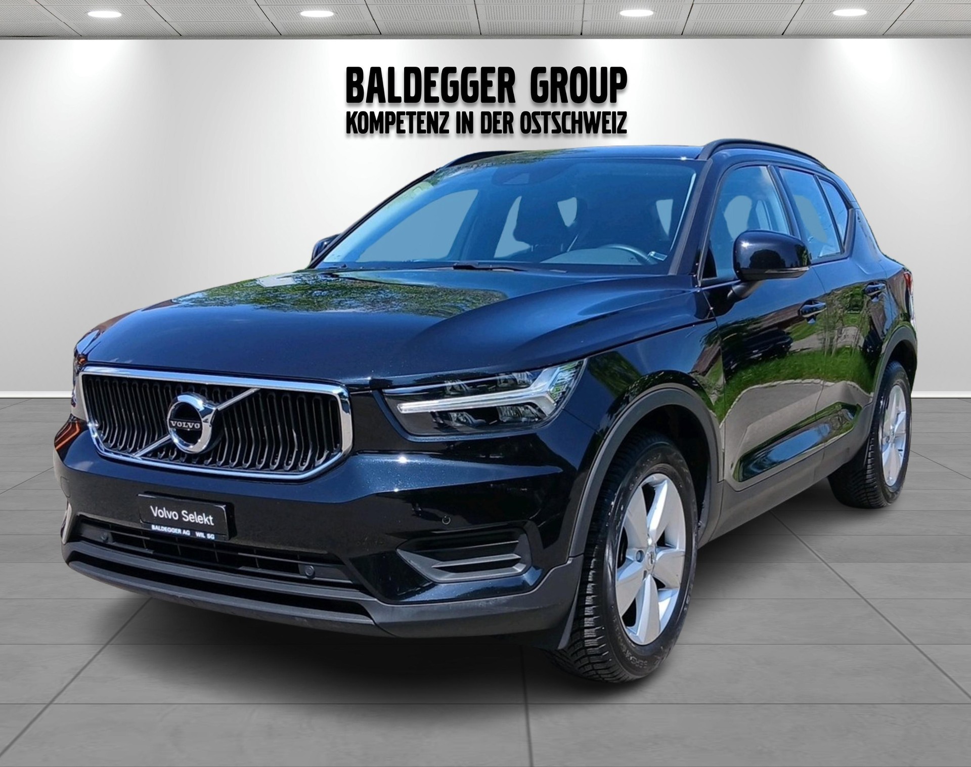 VOLVO XC40 1.5 T3 Momentum Light-image-0
