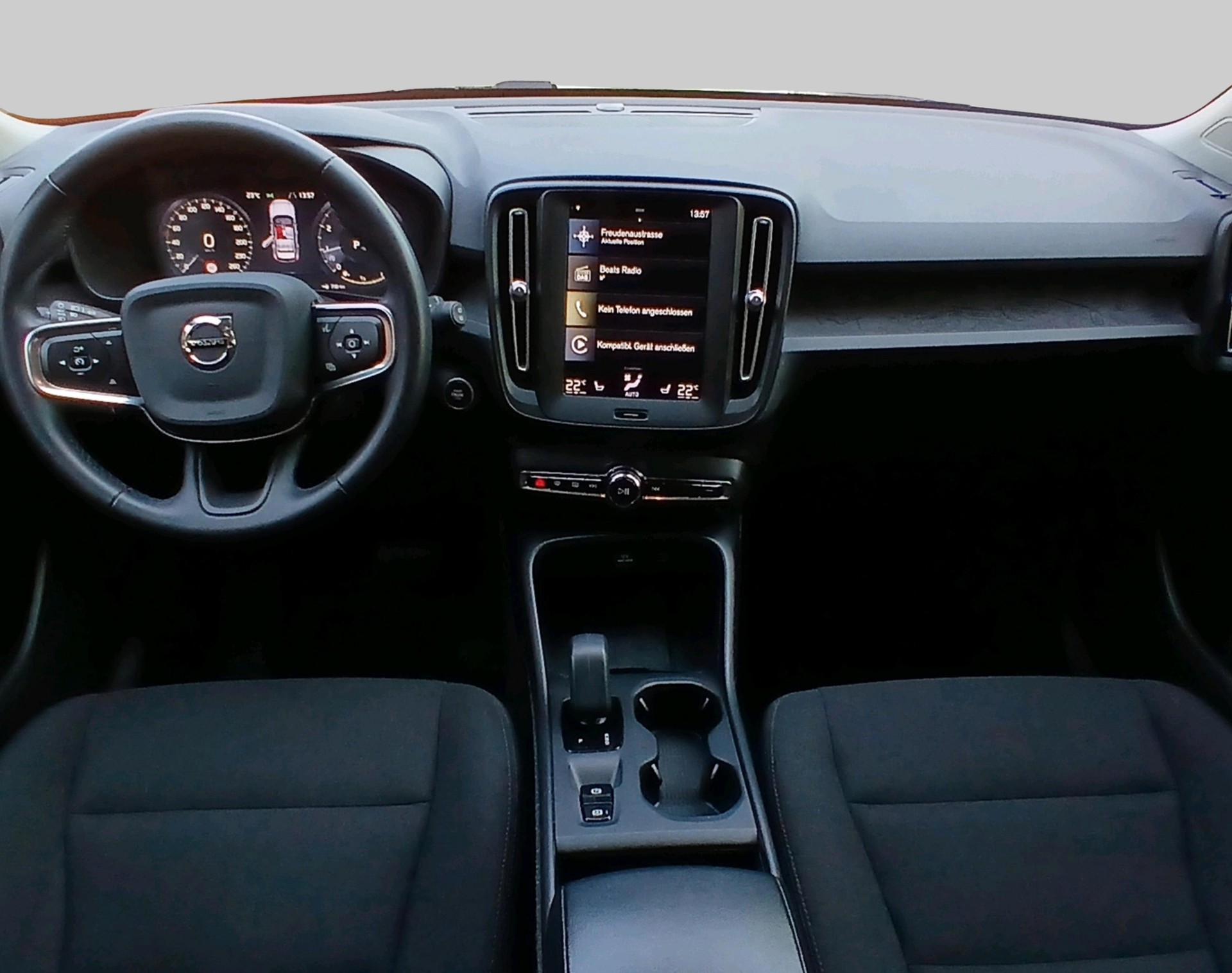 VOLVO XC40 1.5 T3 Momentum Light-image-4