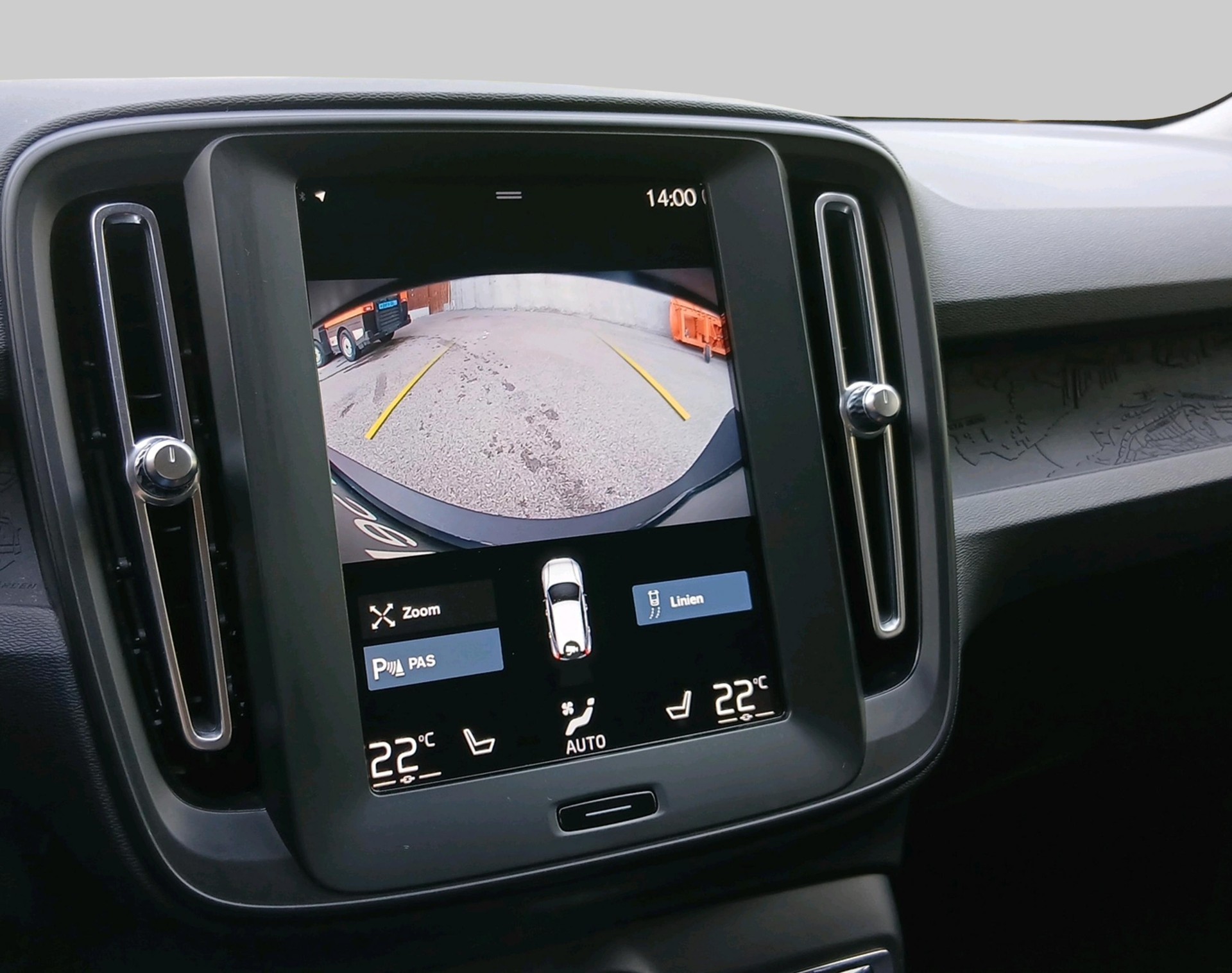 VOLVO XC40 1.5 T3 Momentum Light-image-13