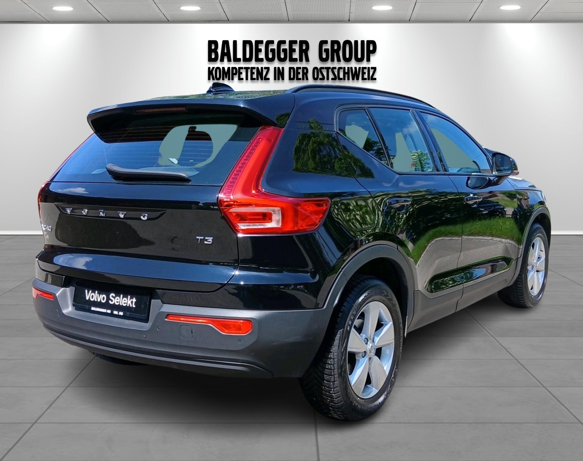 VOLVO XC40 1.5 T3 Momentum Light-image-1