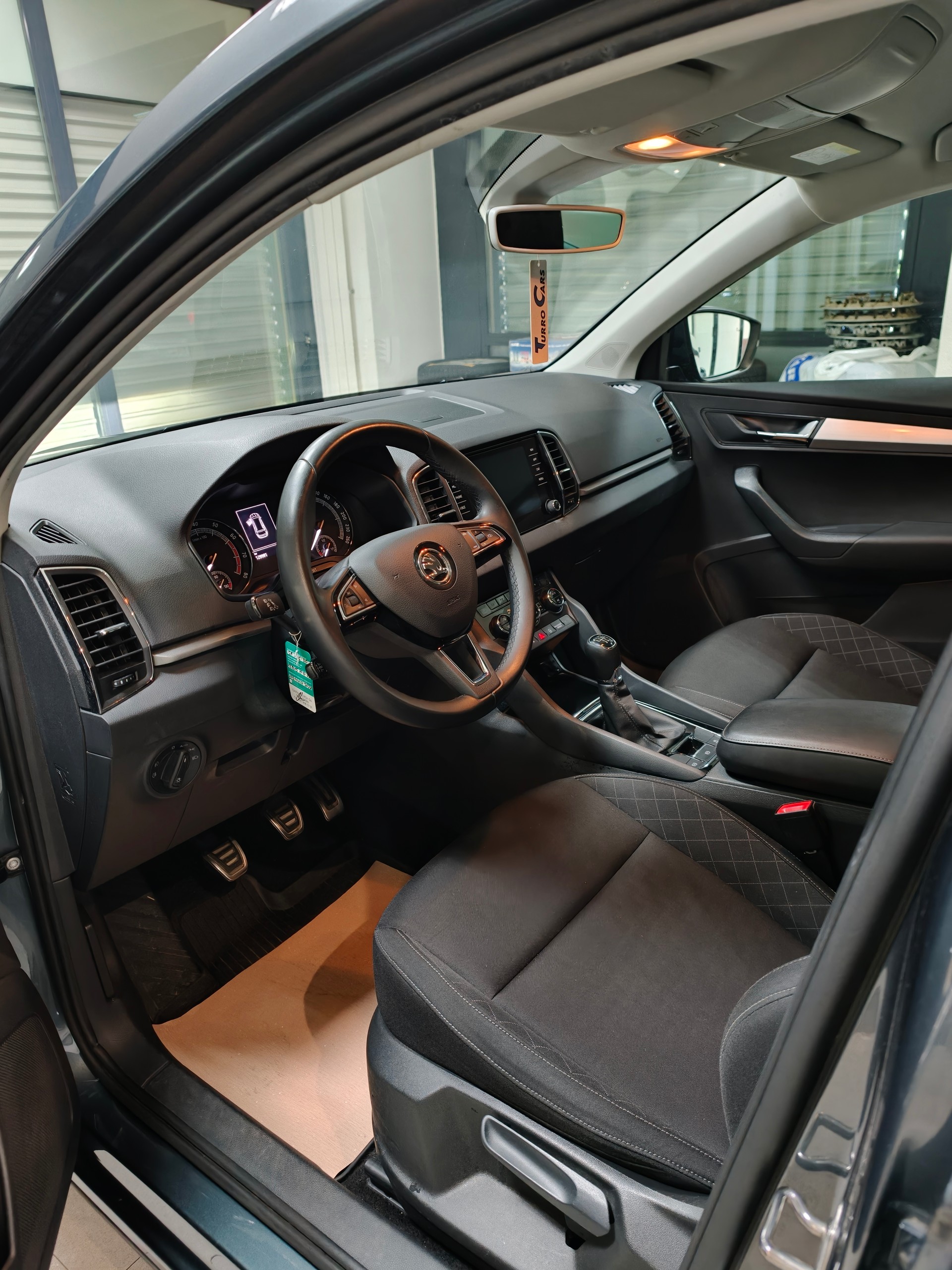 SKODA Karoq 1.0 TSI Ambition-image-7