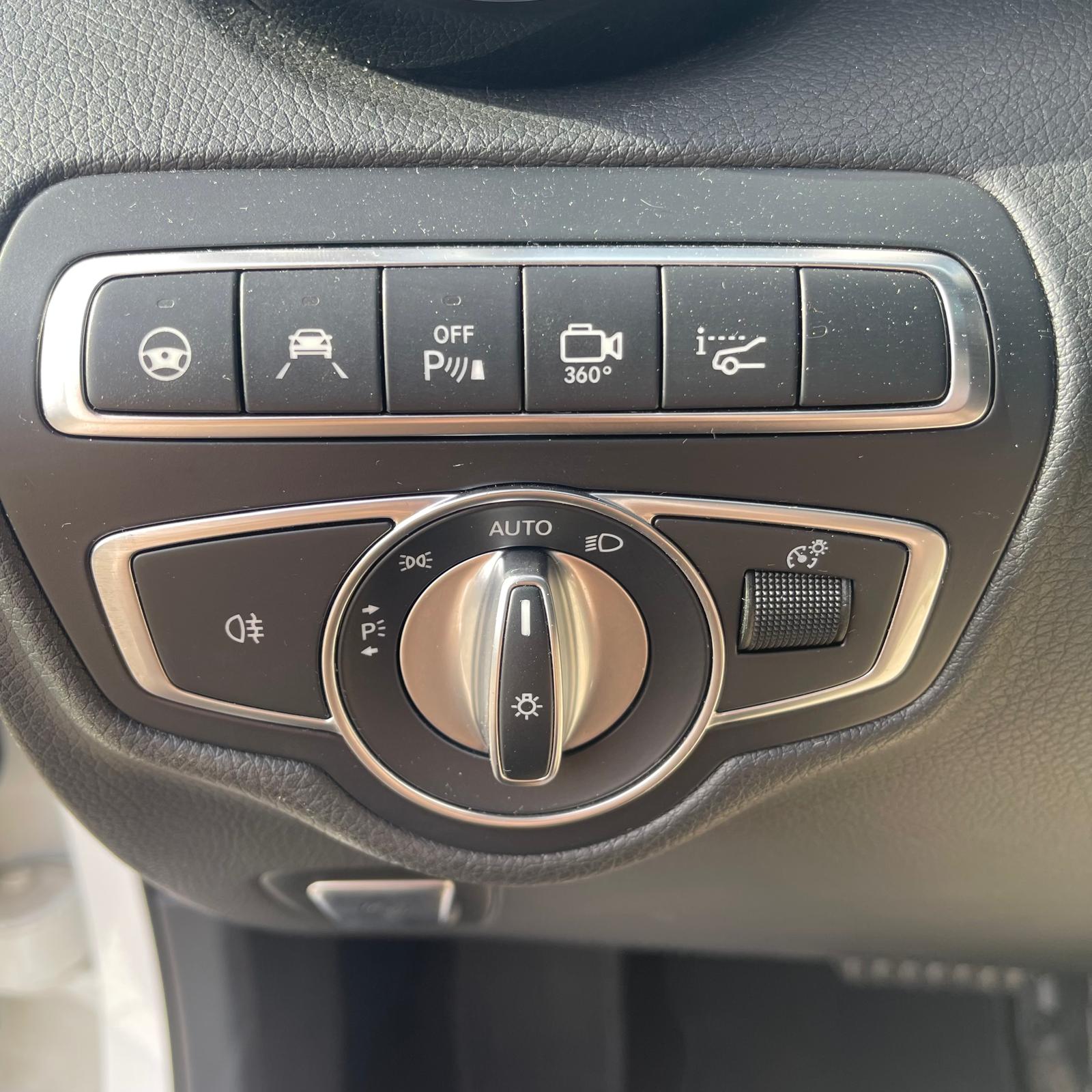 MERCEDES-BENZ GLC 350 e AMG Line 4Matic 7G-Tronic-image-43