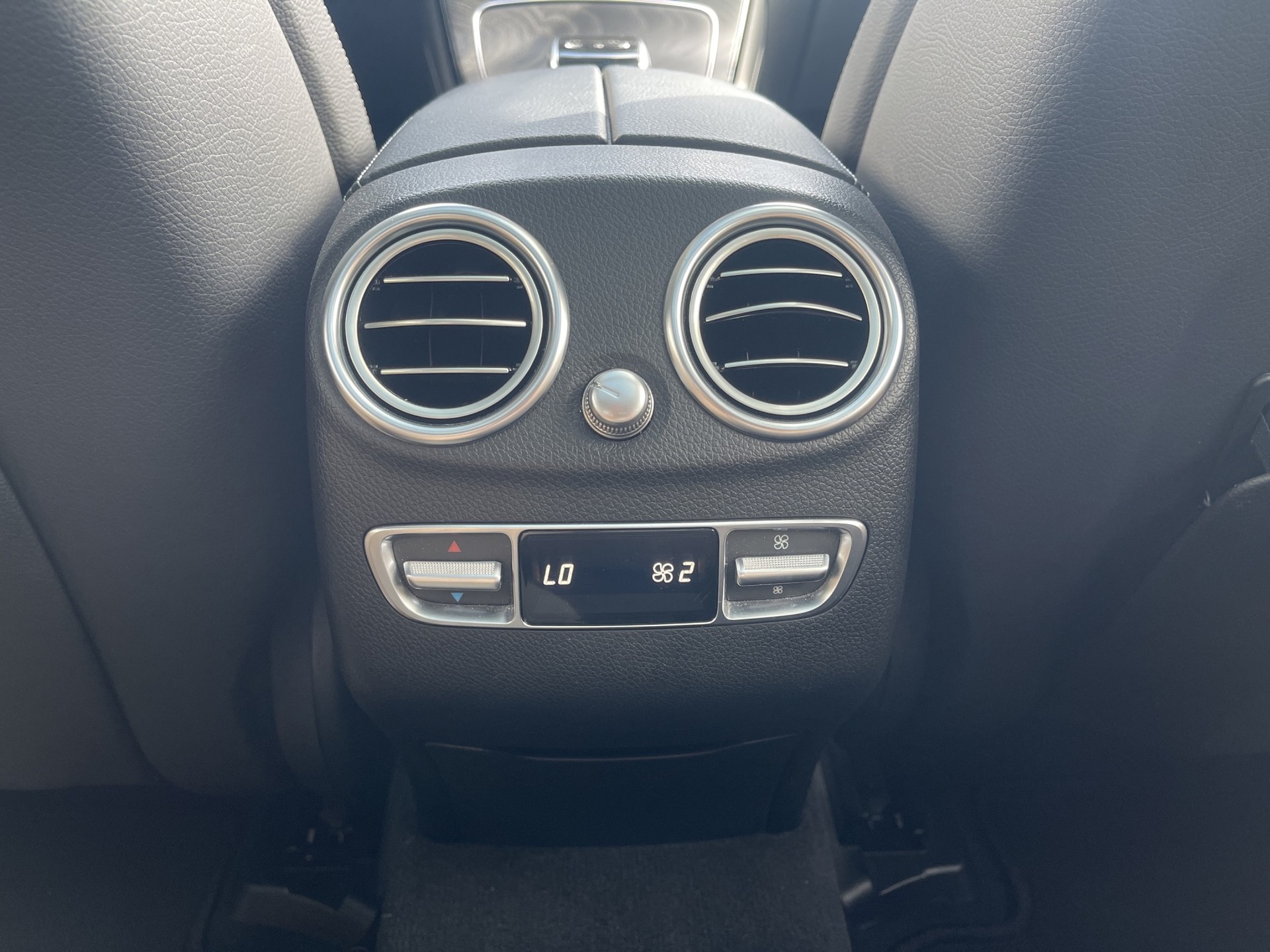 MERCEDES-BENZ GLC 350 e AMG Line 4Matic 7G-Tronic-image-23