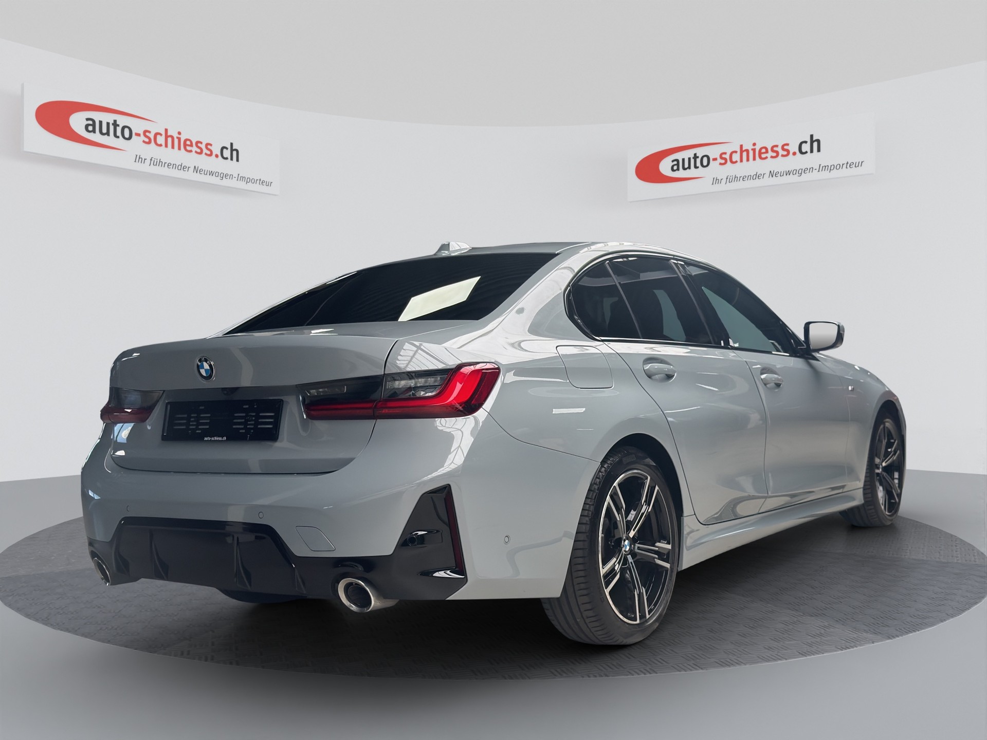 BMW 320d xDrive M Sport Steptronic-image-4