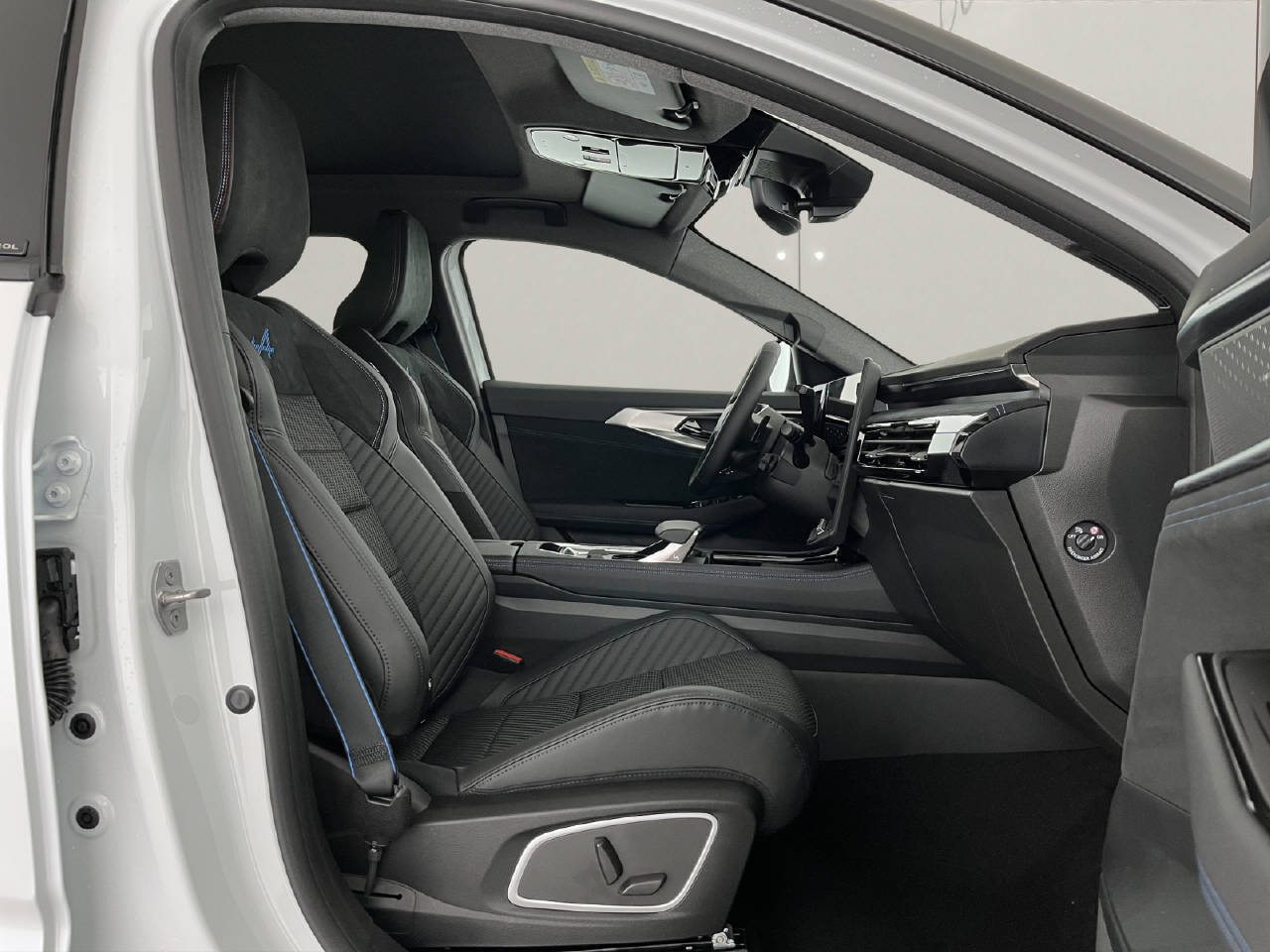 RENAULT Austral 1.2 E-Tech esprit Alpine-image-6