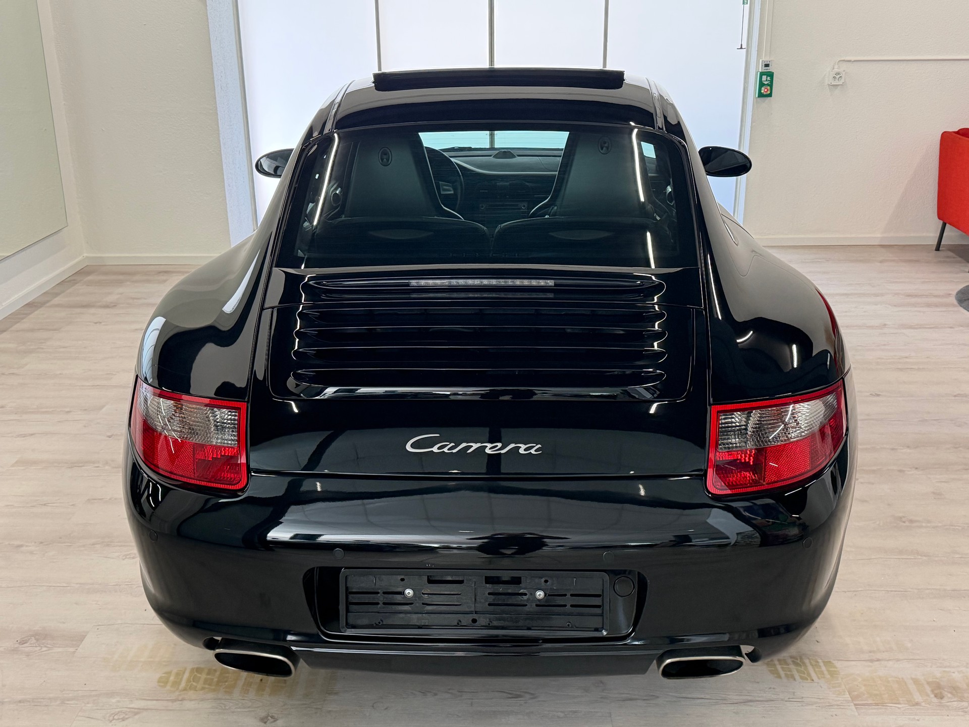 PORSCHE 911 Carrera-image-9