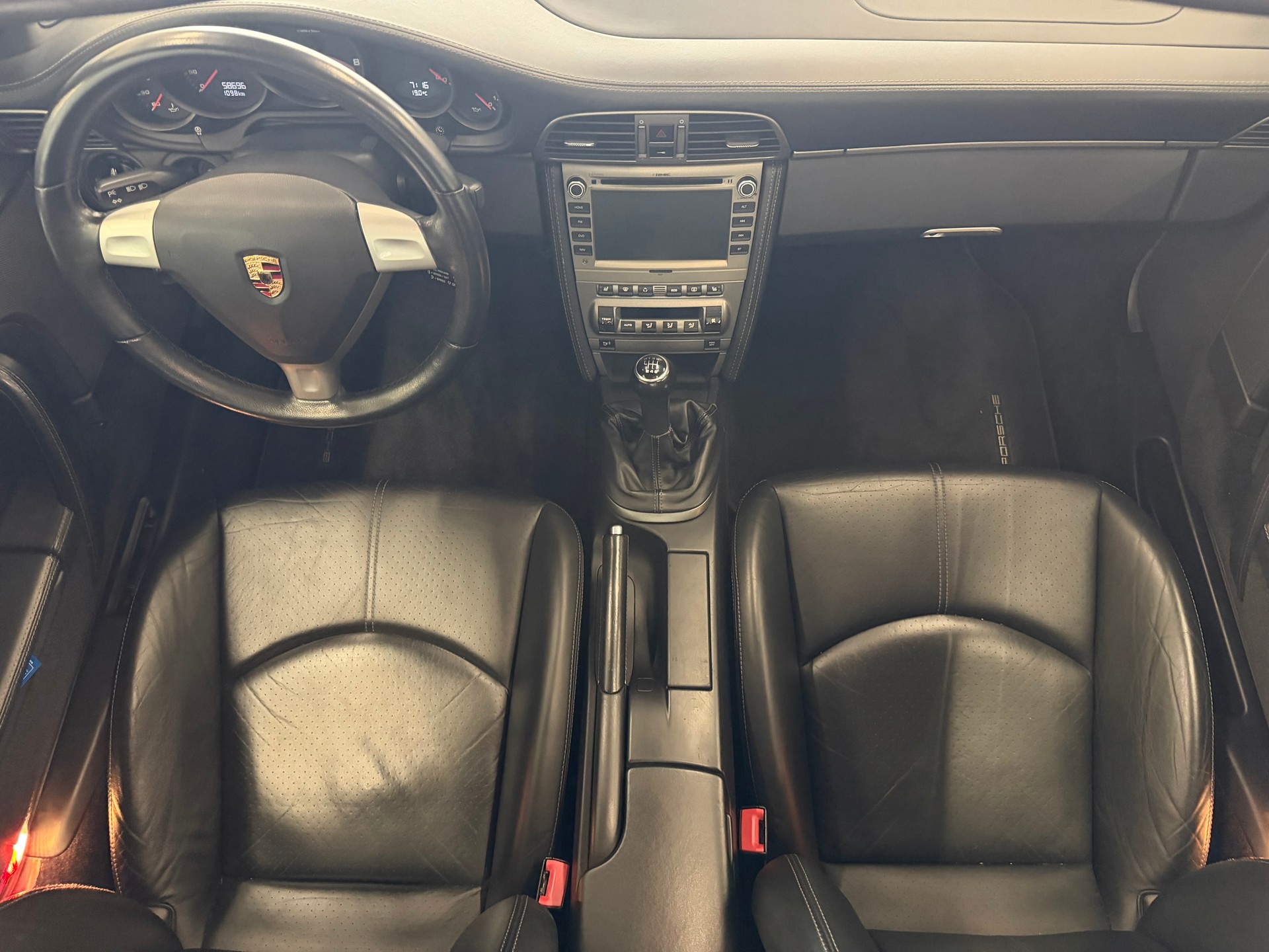 PORSCHE 911 Carrera-image-22
