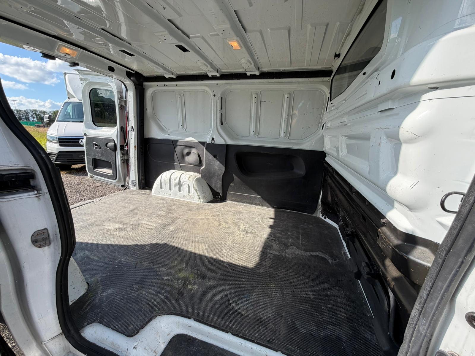 OPEL Vivaro 1.6 CDTI 2.7t L1H1-image-10