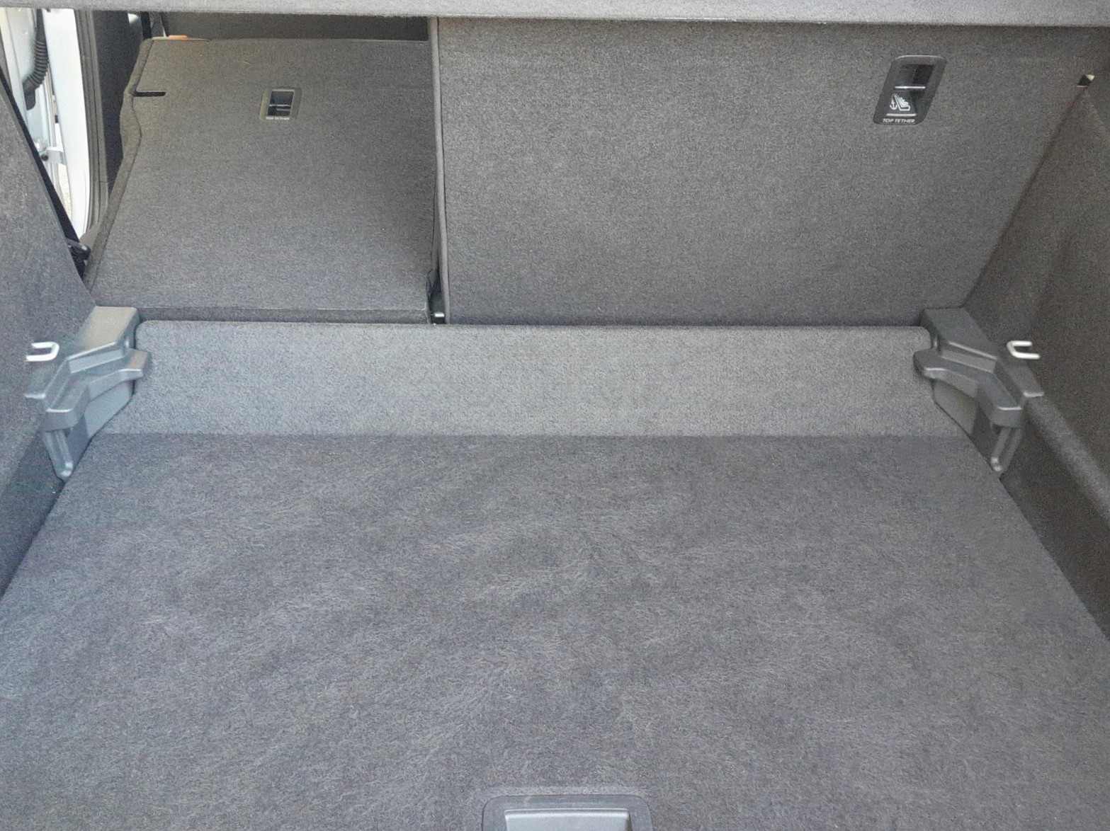 VW Taigo 1.0 TSI R-Line DSG-image-13