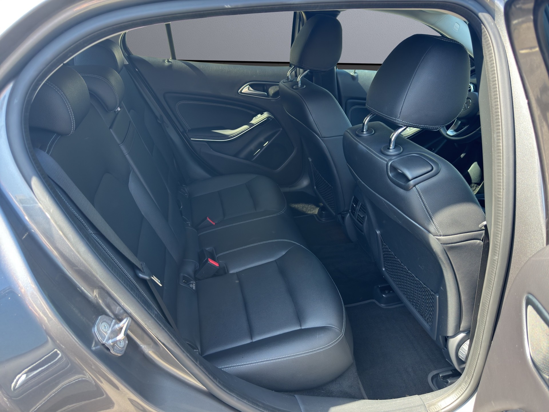 MERCEDES-BENZ GLA 200 Night Star 7G-DCT-image-16