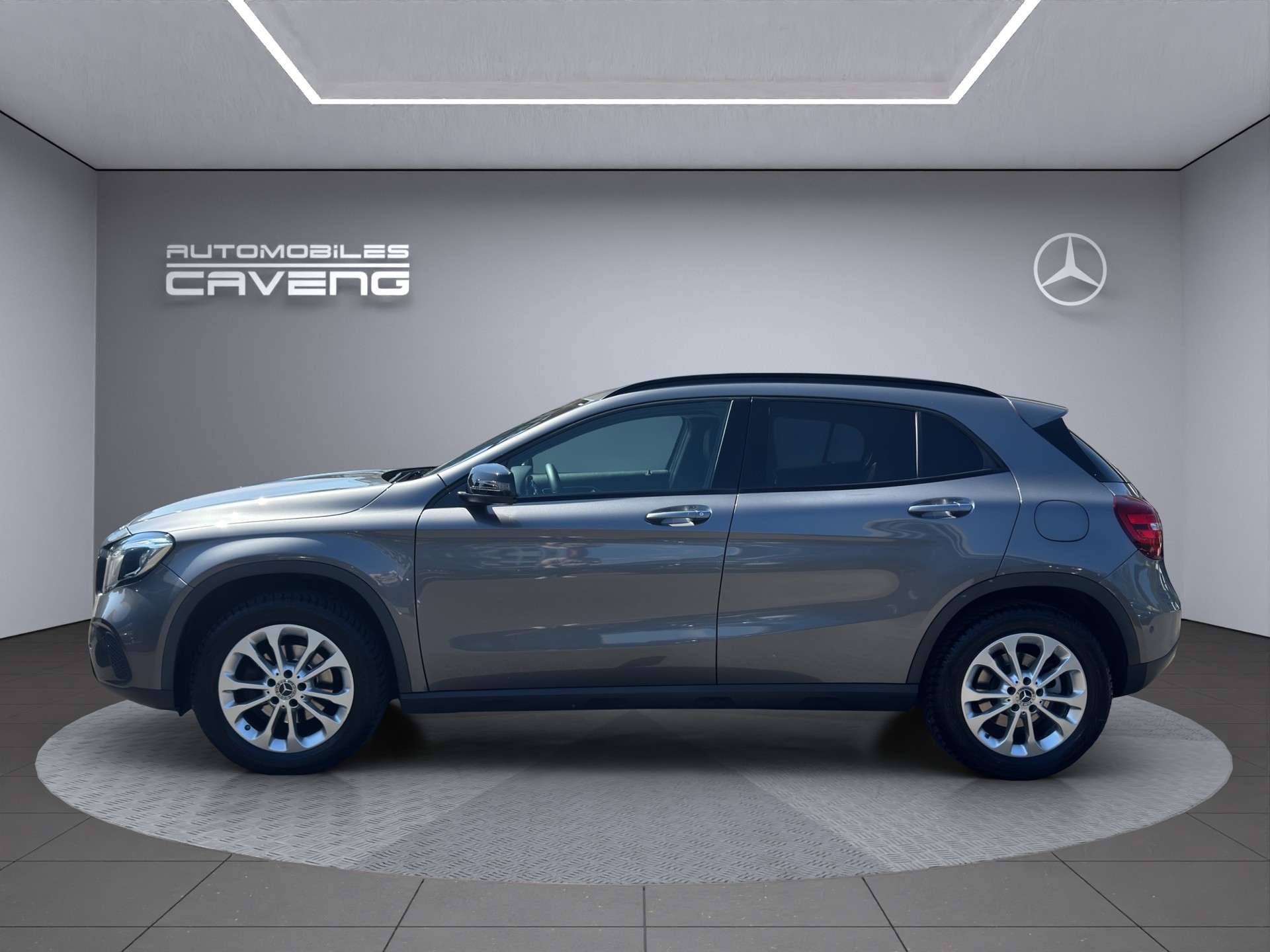 MERCEDES-BENZ GLA 200 Night Star 7G-DCT-image-1