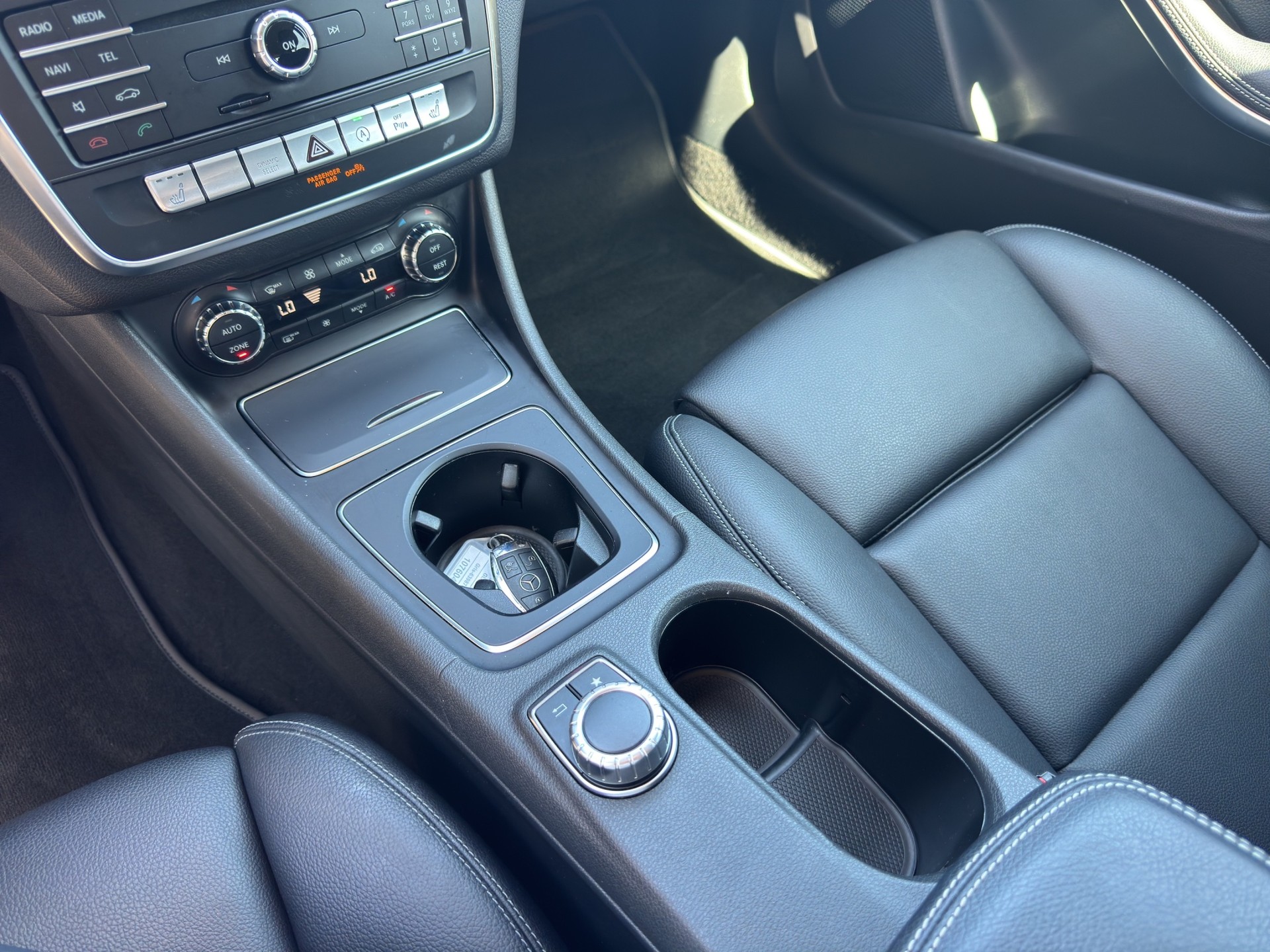 MERCEDES-BENZ GLA 200 Night Star 7G-DCT-image-13