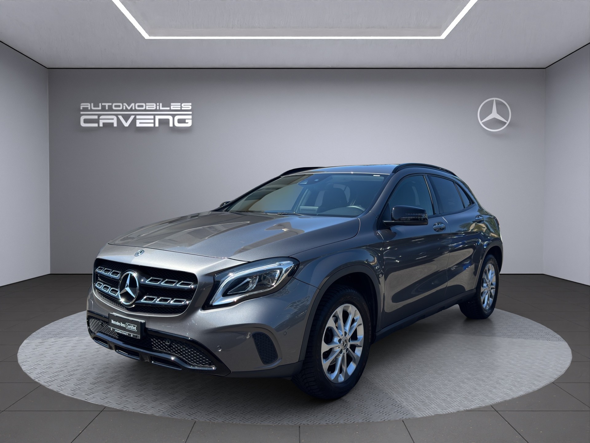 MERCEDES-BENZ GLA 200 Night Star 7G-DCT-image-0