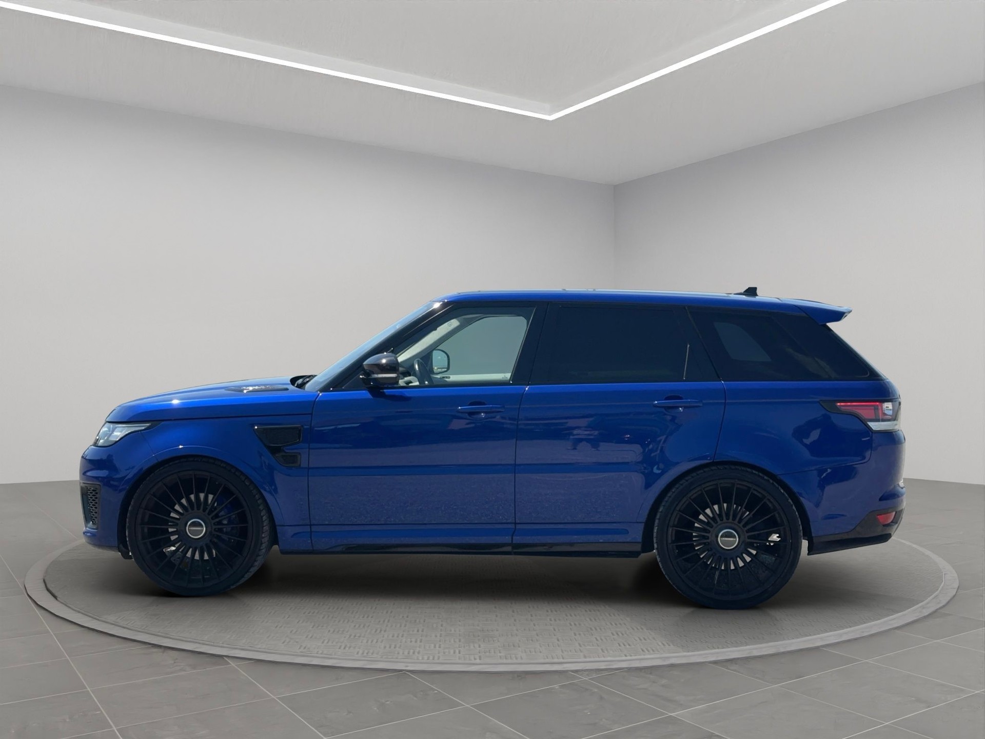 LAND ROVER 5.0 V8 SC SVR-image-6