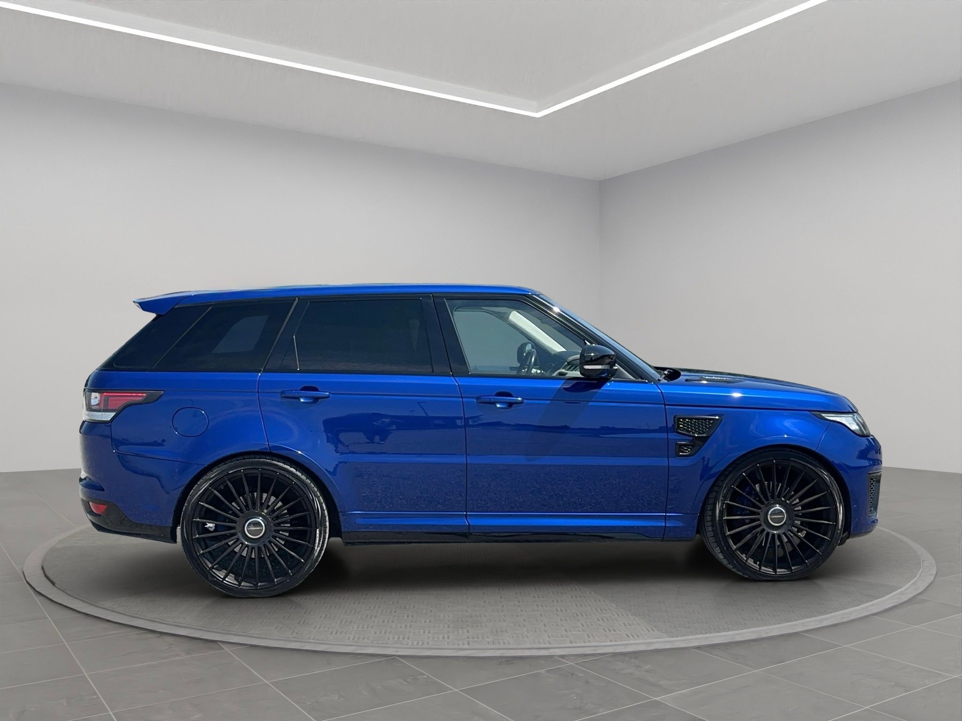 LAND ROVER 5.0 V8 SC SVR-image-3