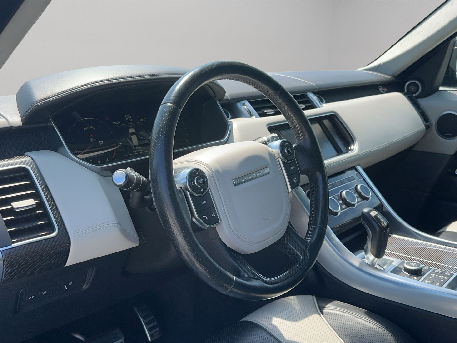 LAND ROVER 5.0 V8 SC SVR-image-10
