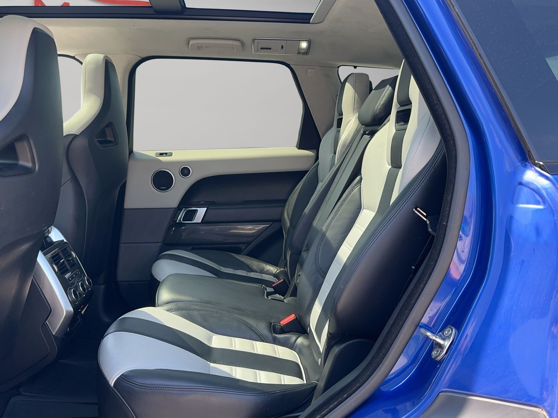 LAND ROVER 5.0 V8 SC SVR-image-11