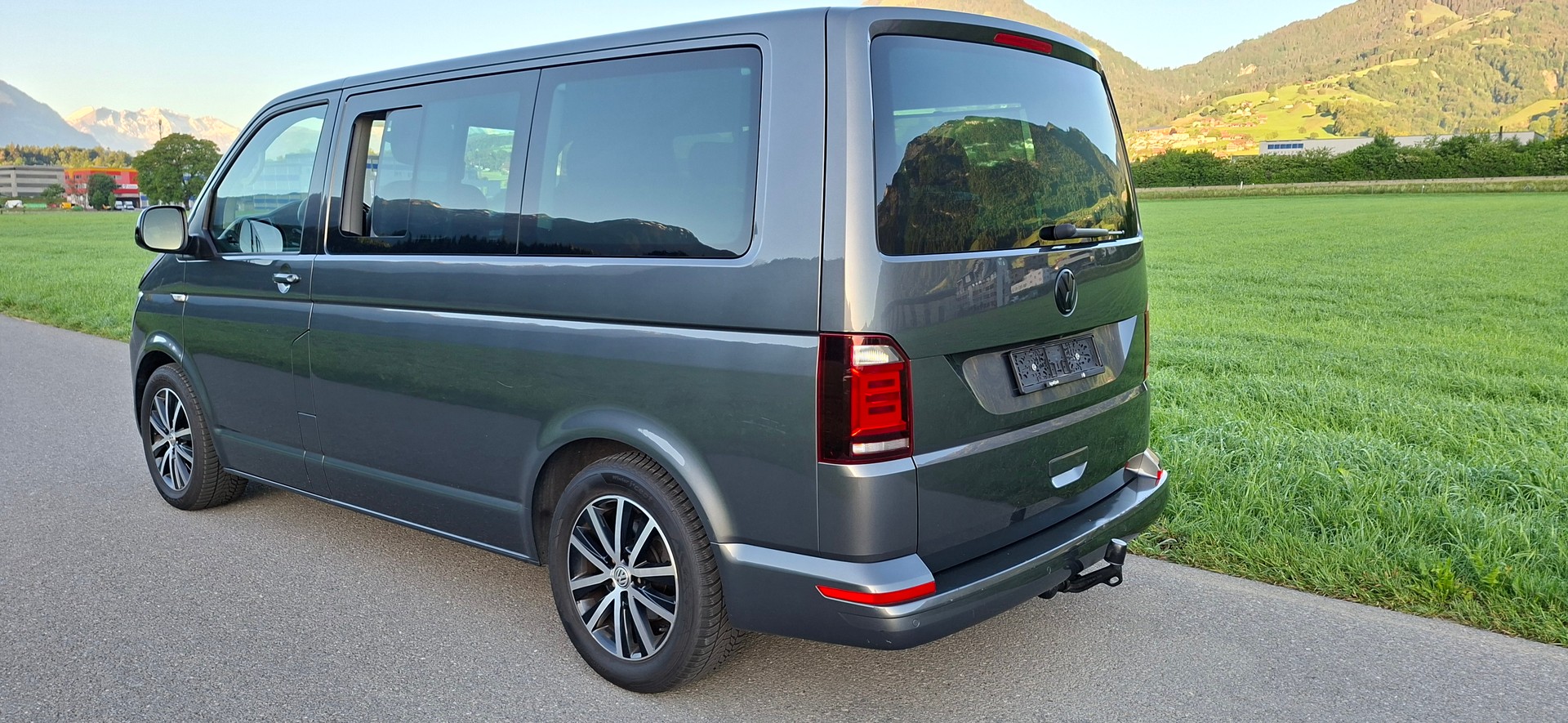 VW T6 Multivan 2.0 TDI Highline 4Motion DSG-image-2