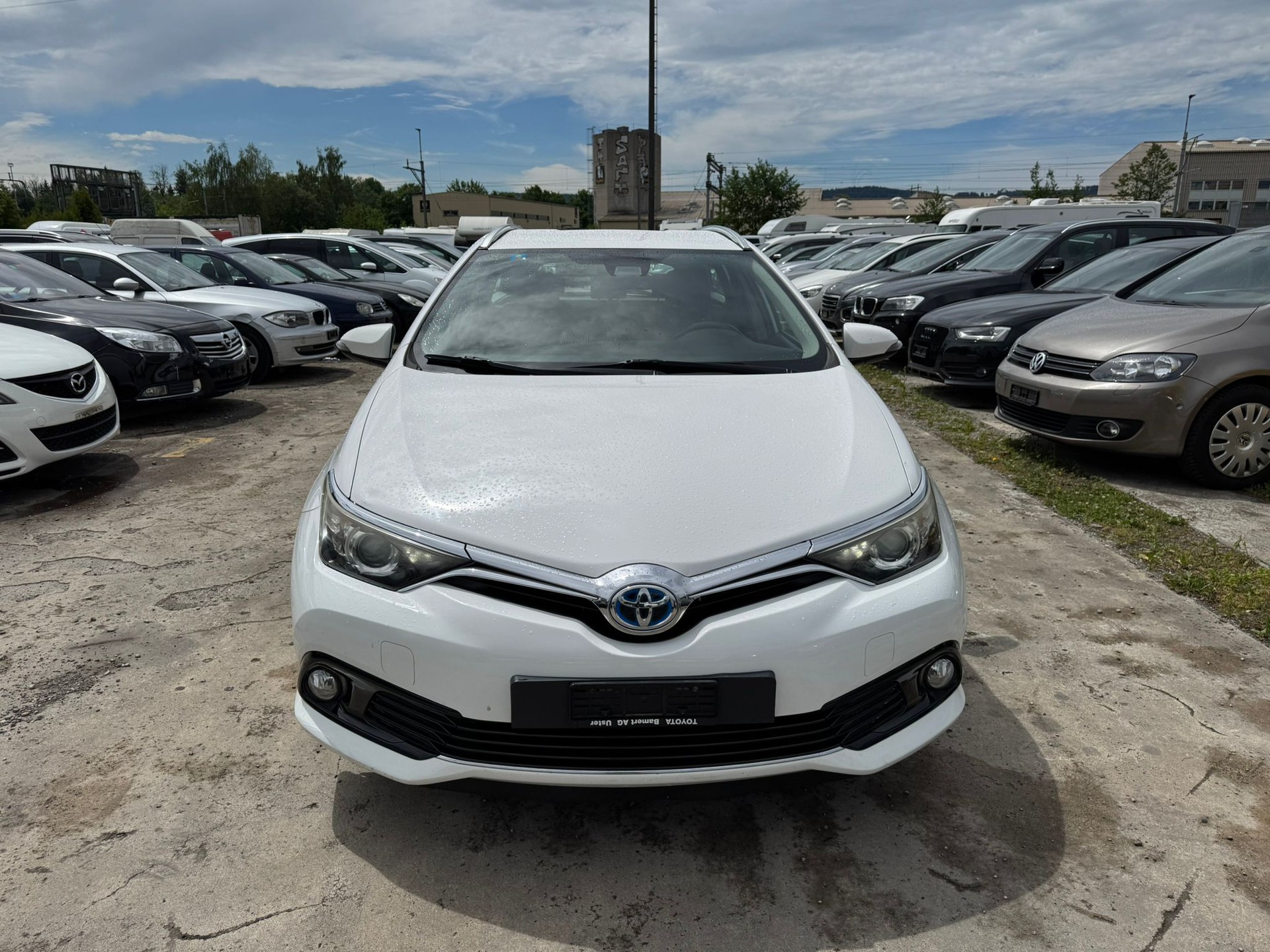 TOYOTA Auris Touring Sports 1.8 HSD Trend e-CVT-image-0